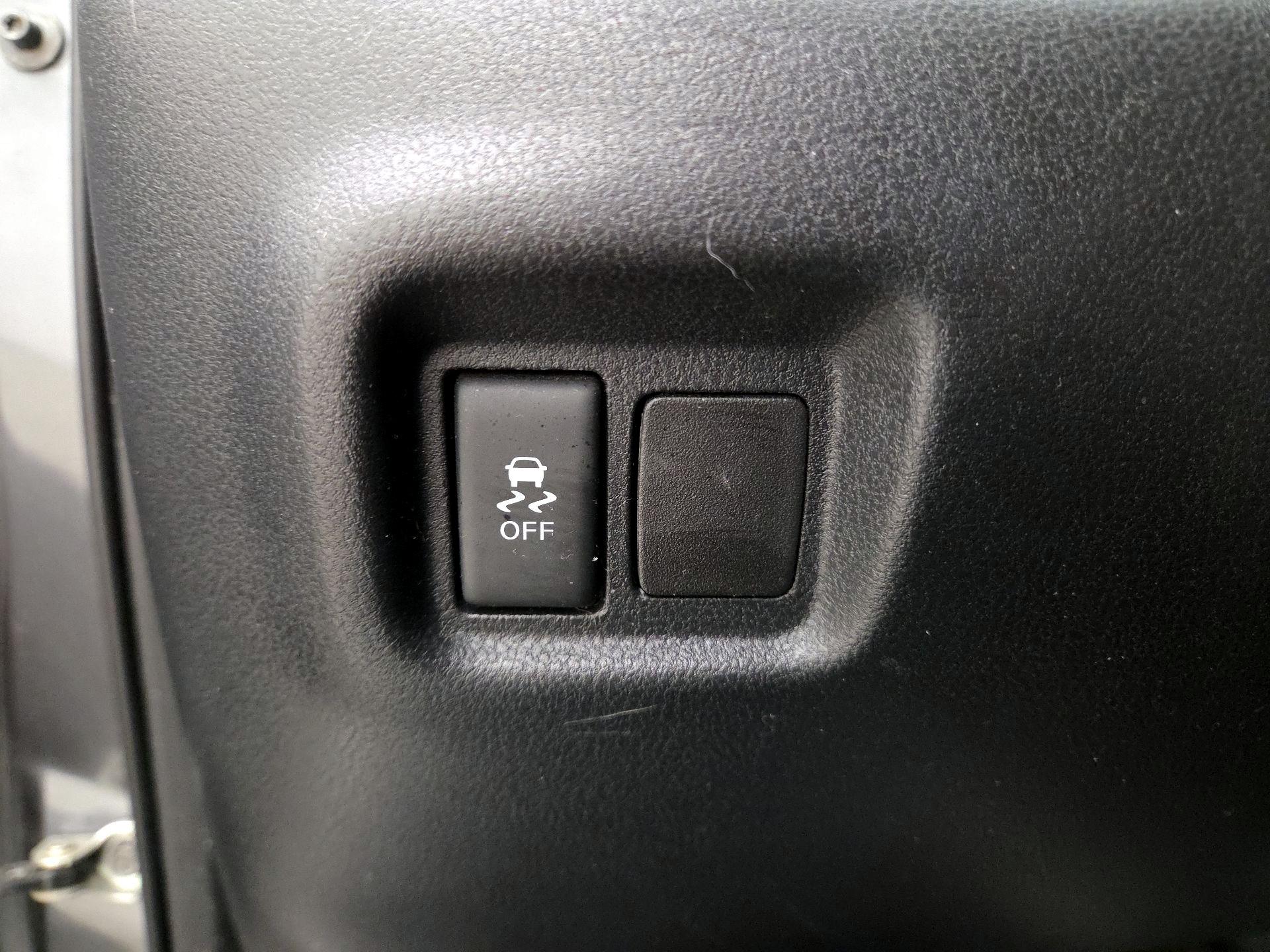 Thumbnail: 2016 Nissan Versa Note - 13