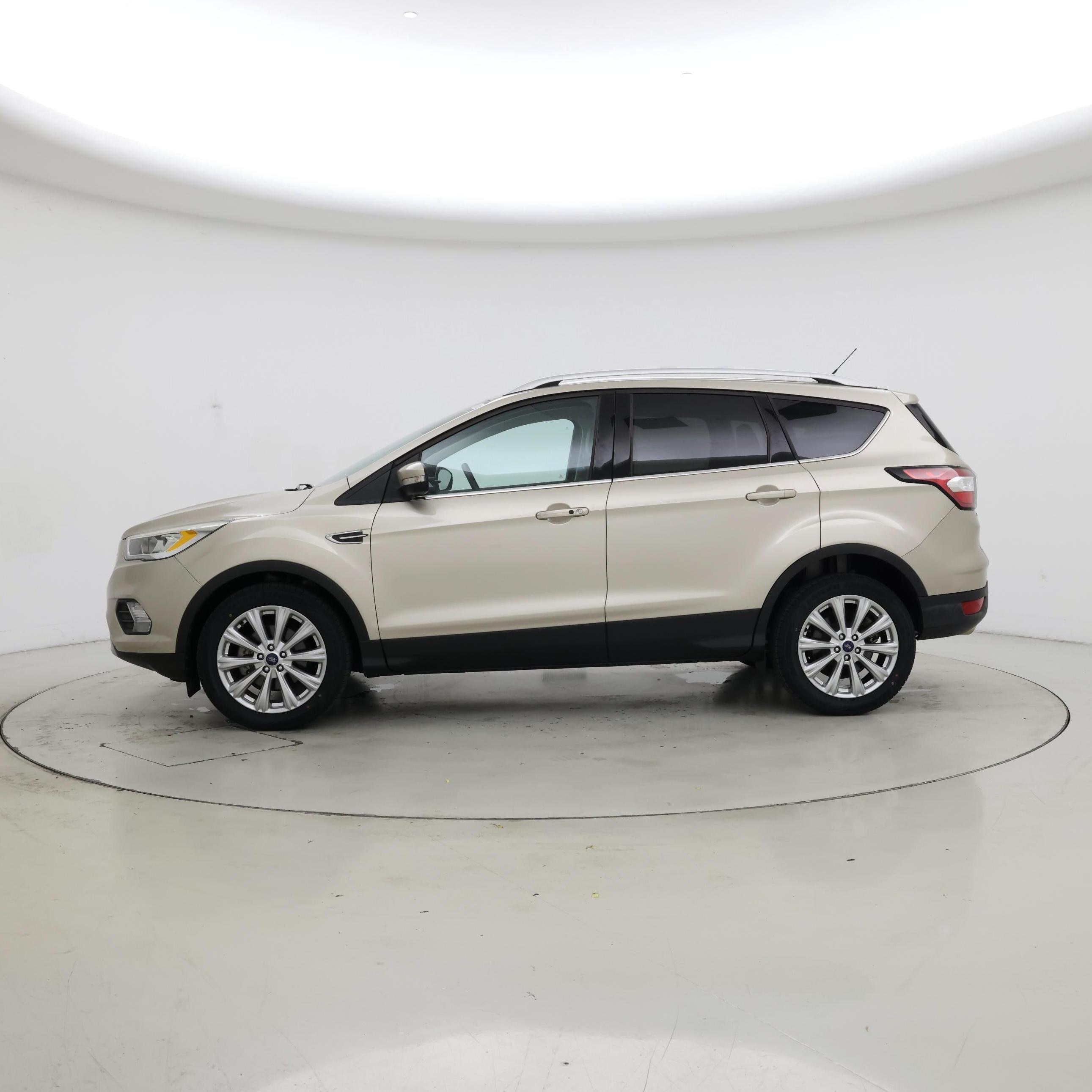 Thumbnail: 2017 Ford Escape - 3