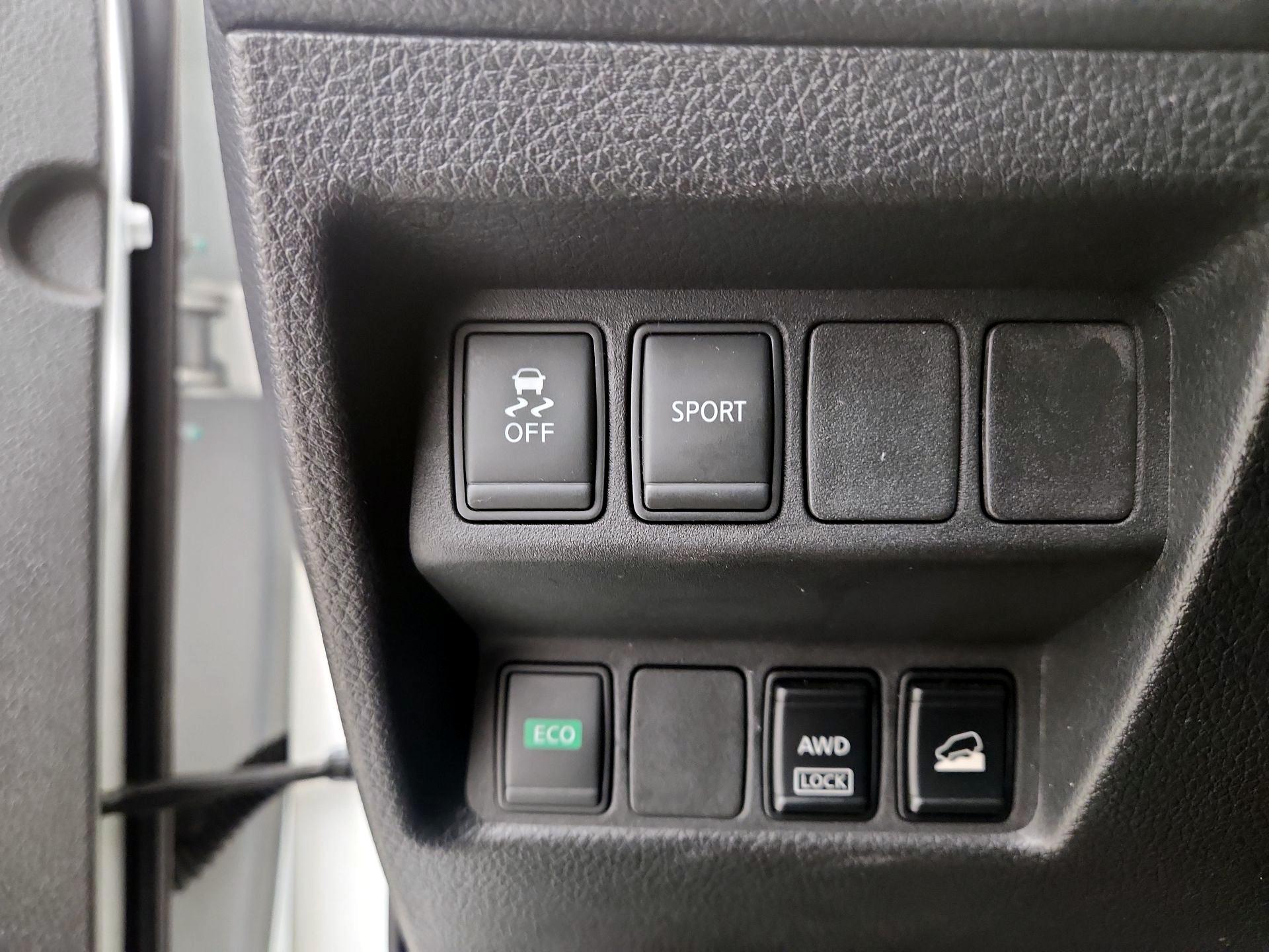 Thumbnail: 2016 Nissan Rogue - 13