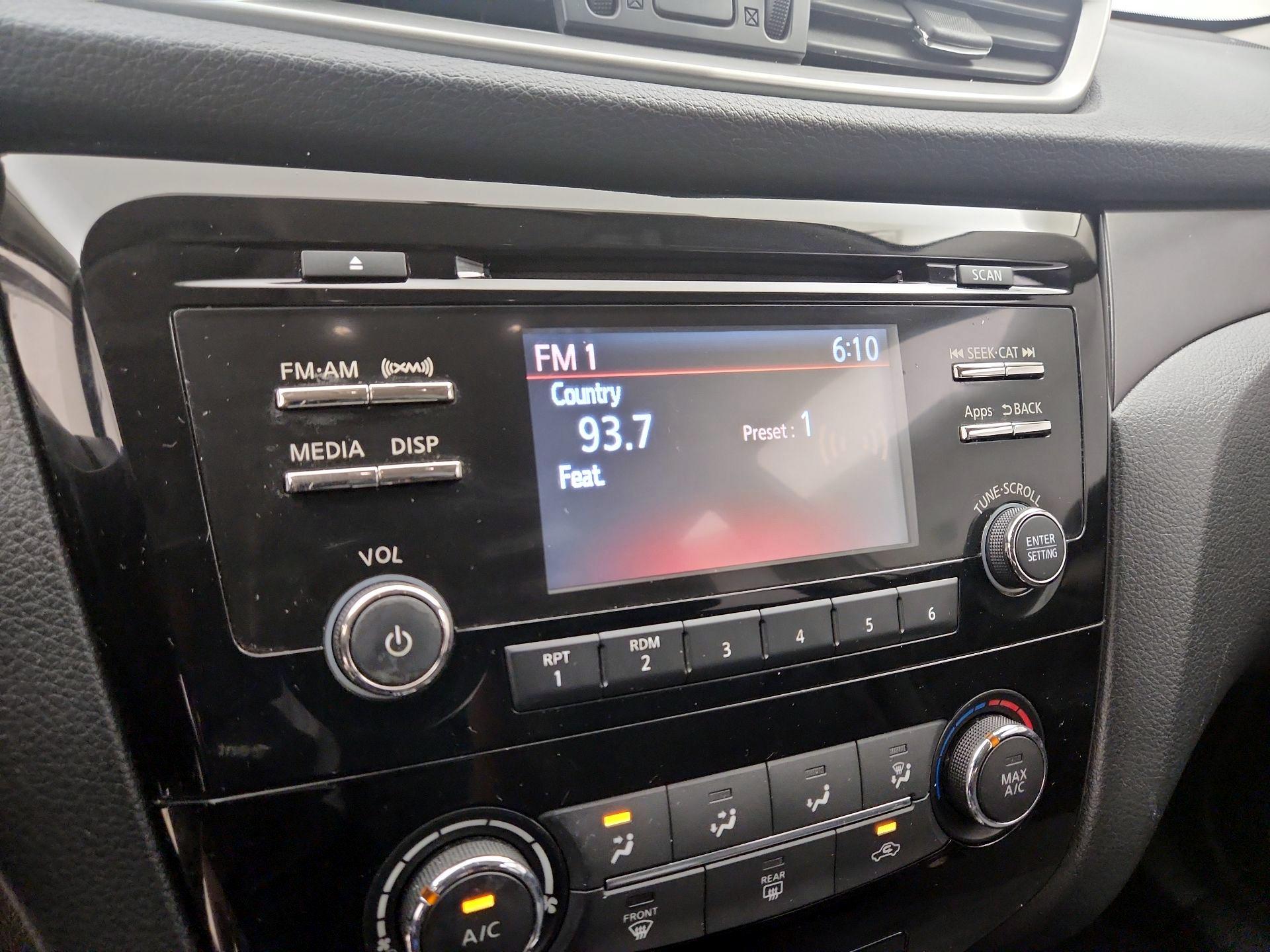 Thumbnail: 2016 Nissan Rogue - 15
