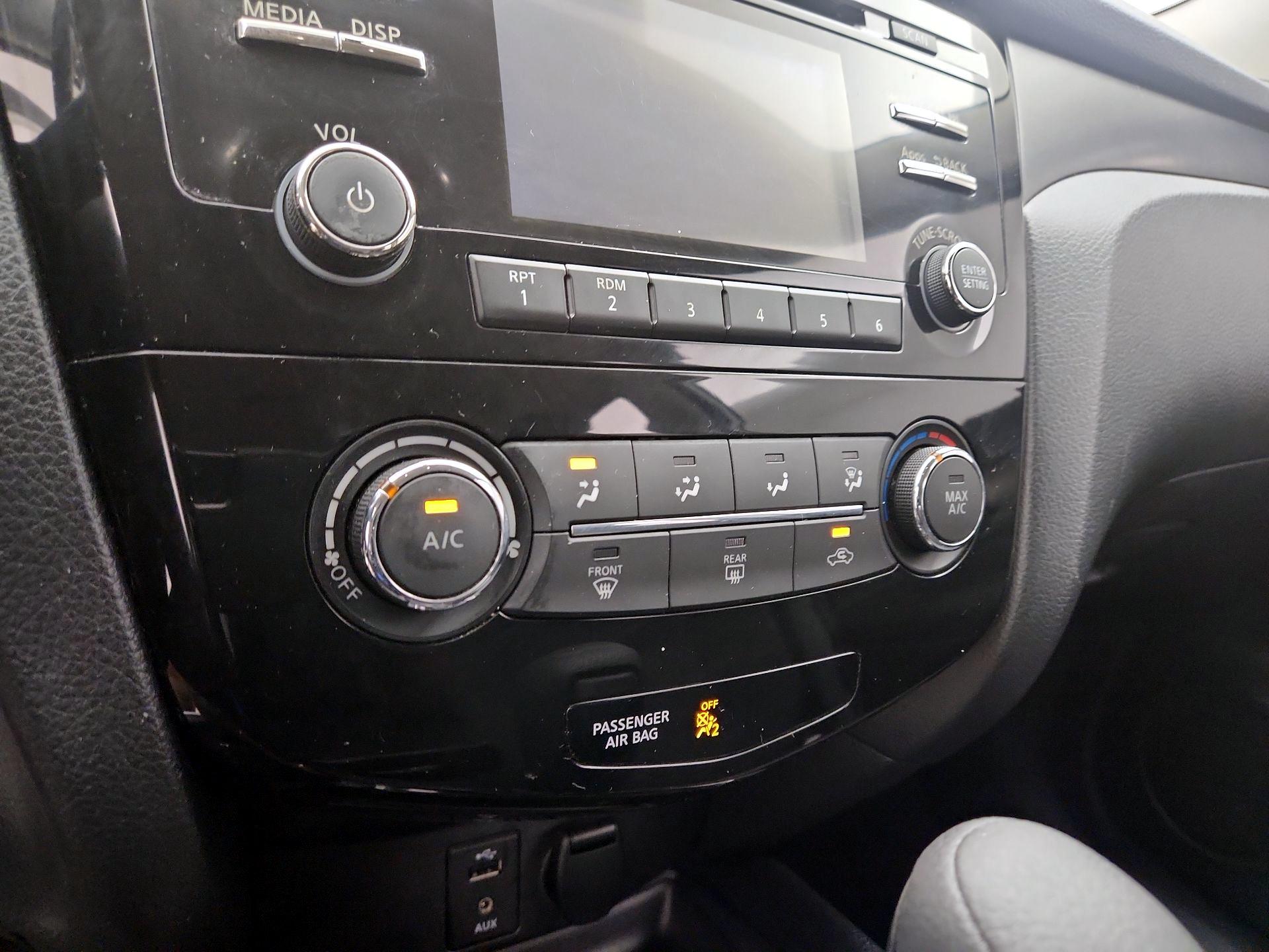 Thumbnail: 2016 Nissan Rogue - 16