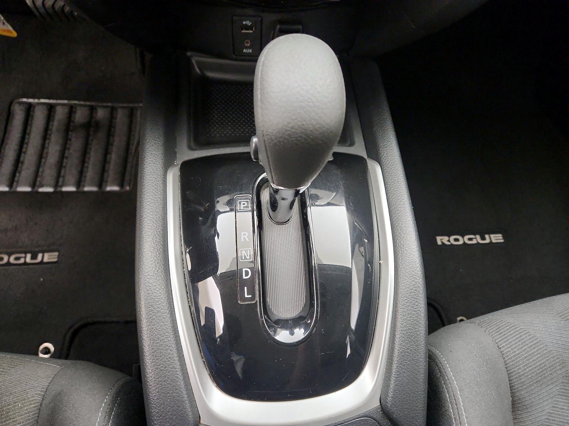 Thumbnail: 2016 Nissan Rogue - 17