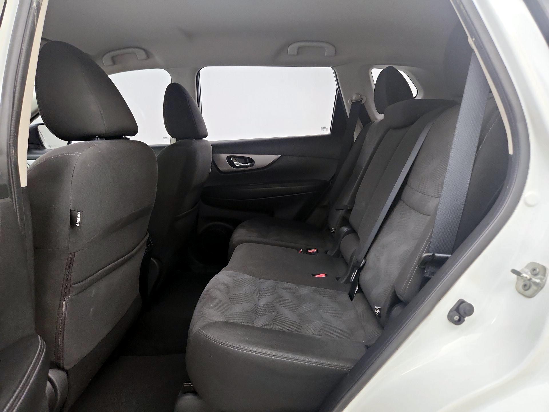 Thumbnail: 2016 Nissan Rogue - 19