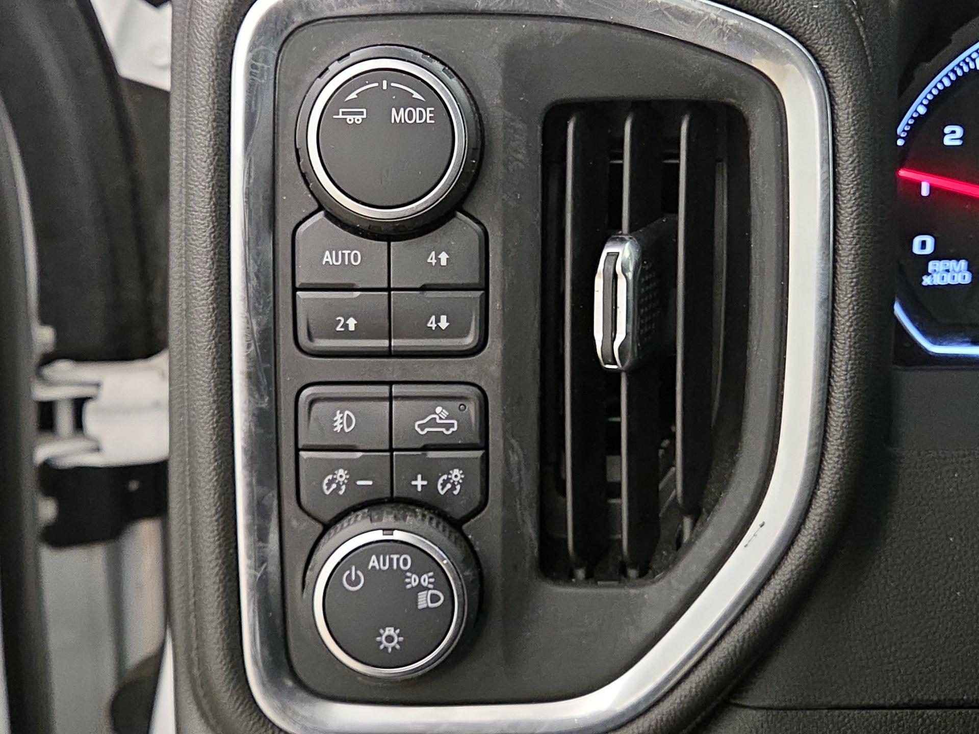 Thumbnail: 2022 Chevrolet Silverado 2500 - 13