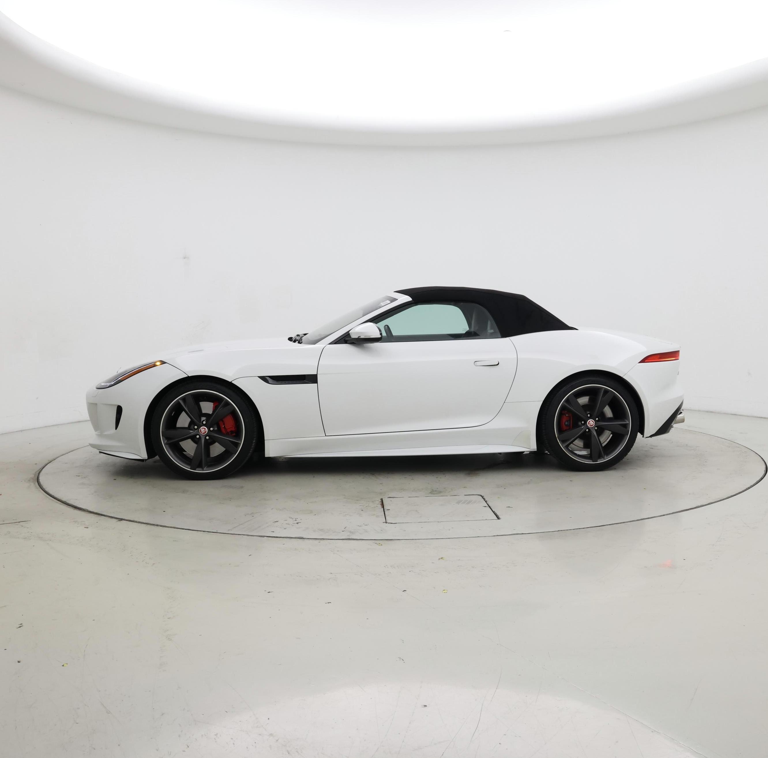 Thumbnail: 2017 Jaguar F-Type - 3