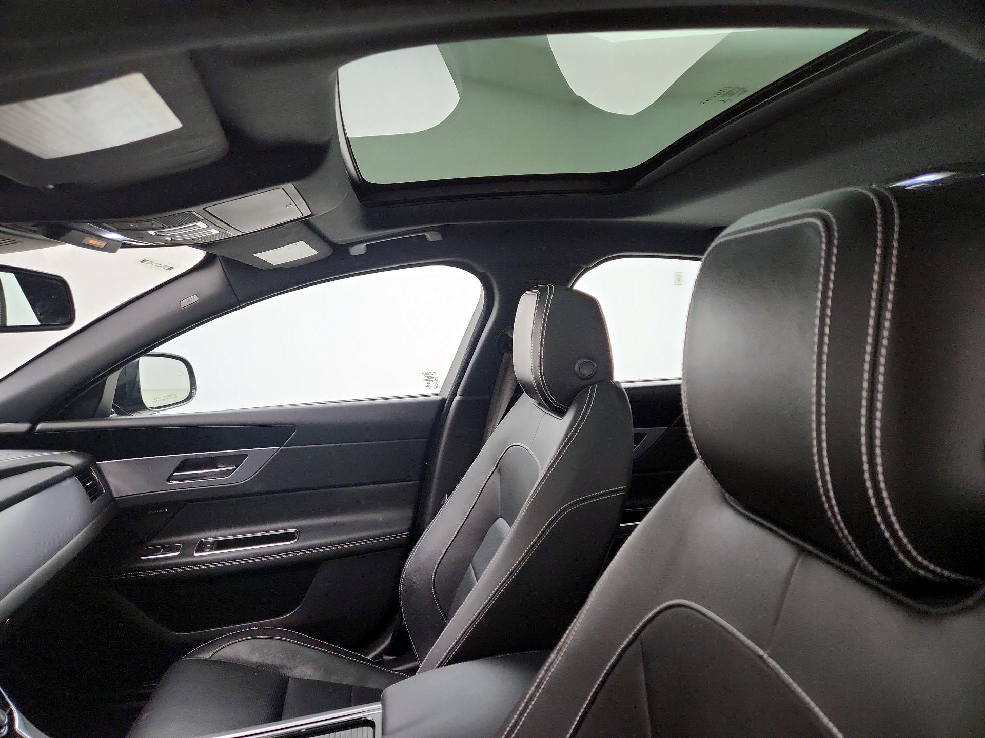 Thumbnail: 2017 Jaguar XF - 19