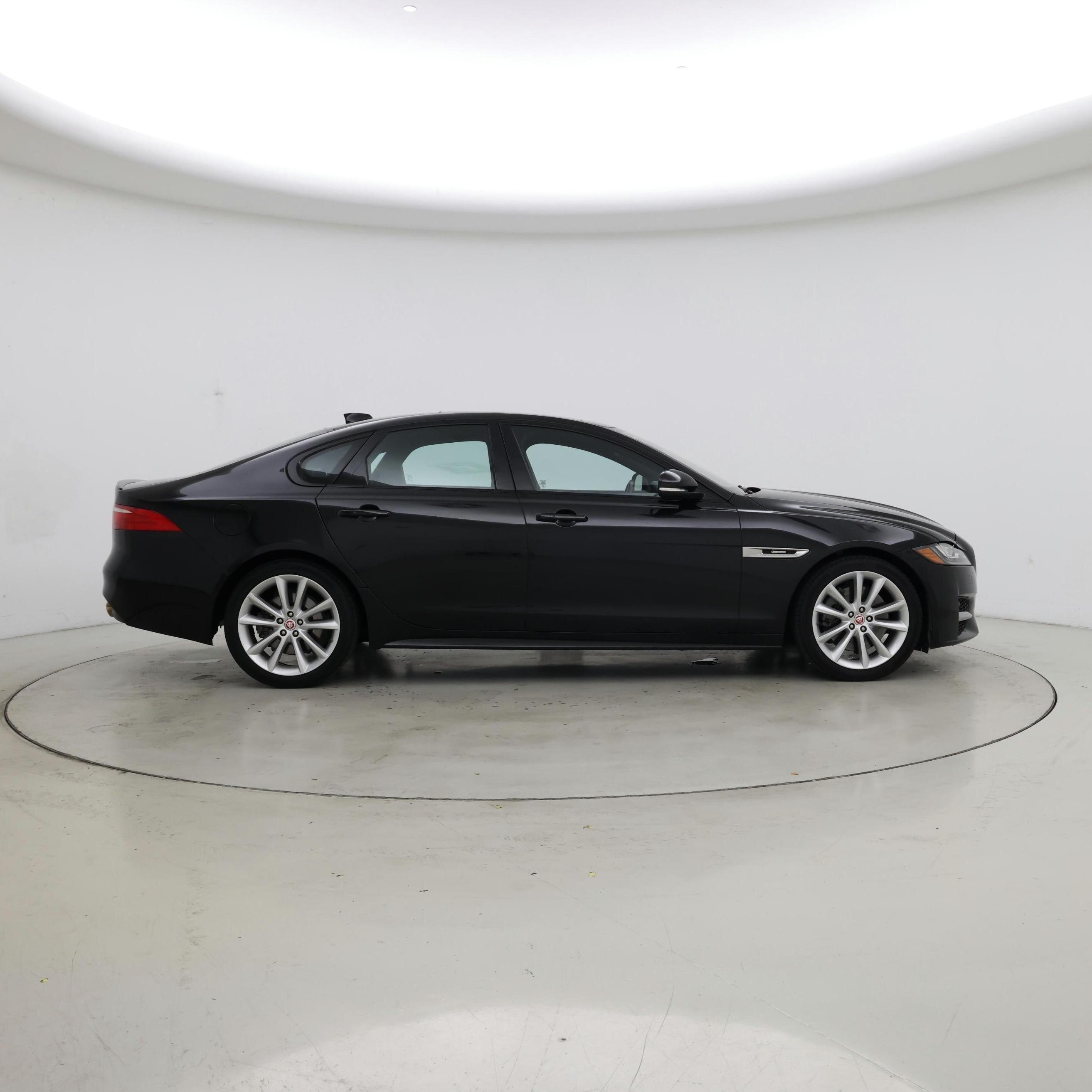 Thumbnail: 2017 Jaguar XF - 7