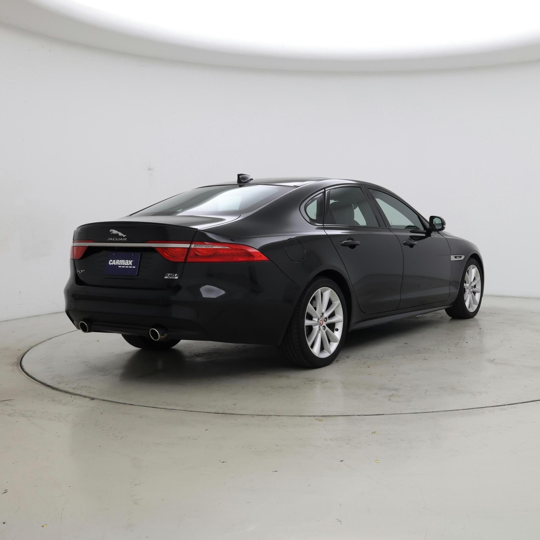 Thumbnail: 2017 Jaguar XF - 8
