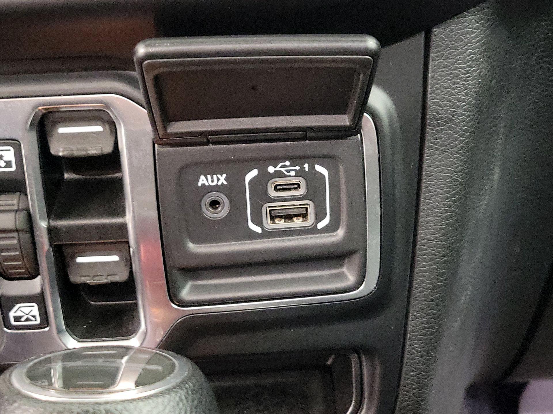 Thumbnail: 2022 Jeep Gladiator - 18