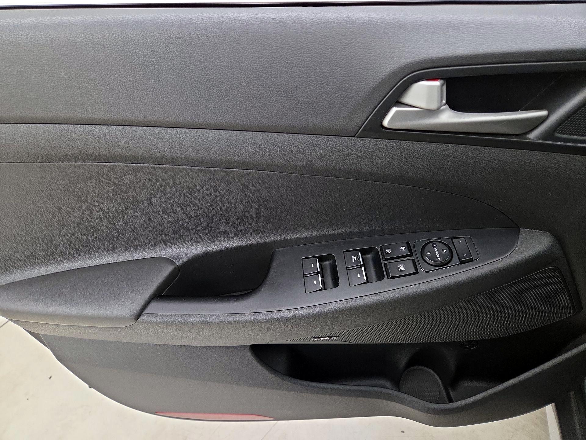 Thumbnail: 2019 Hyundai Tucson - 12