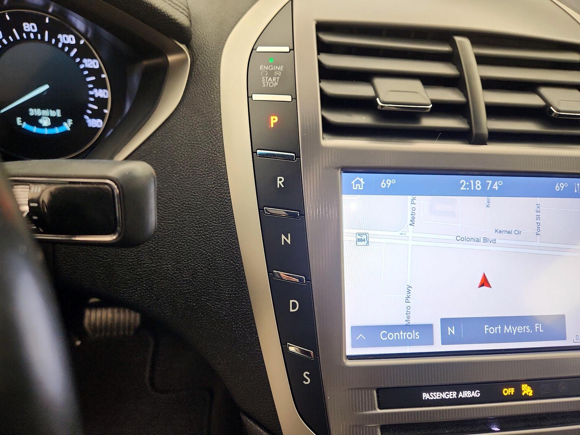 Thumbnail: 2020 Lincoln MKZ - 18
