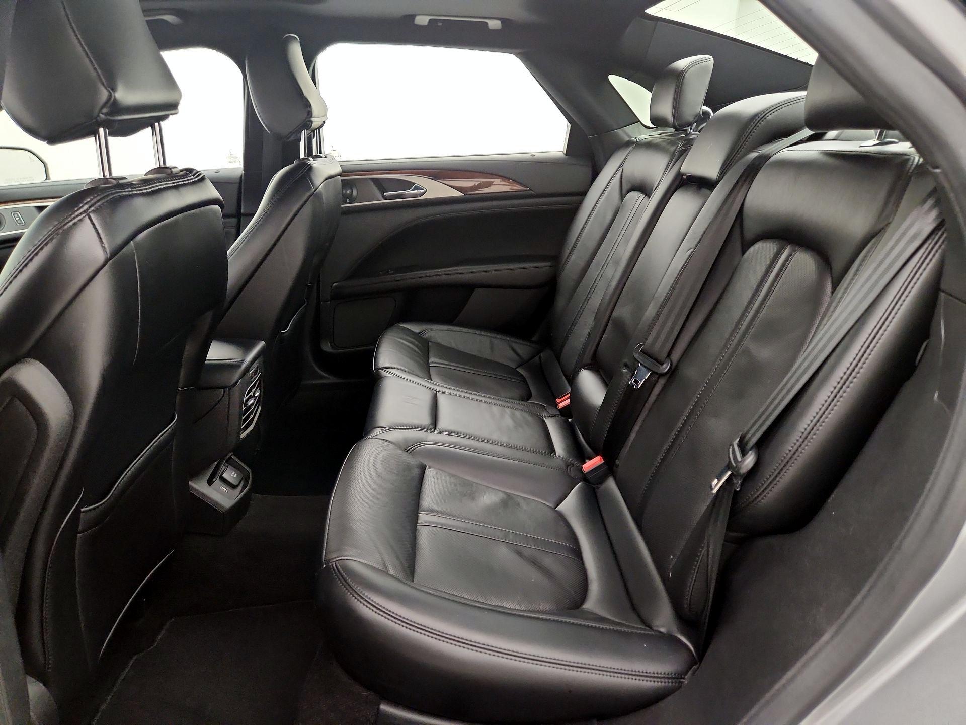 Thumbnail: 2020 Lincoln MKZ - 20