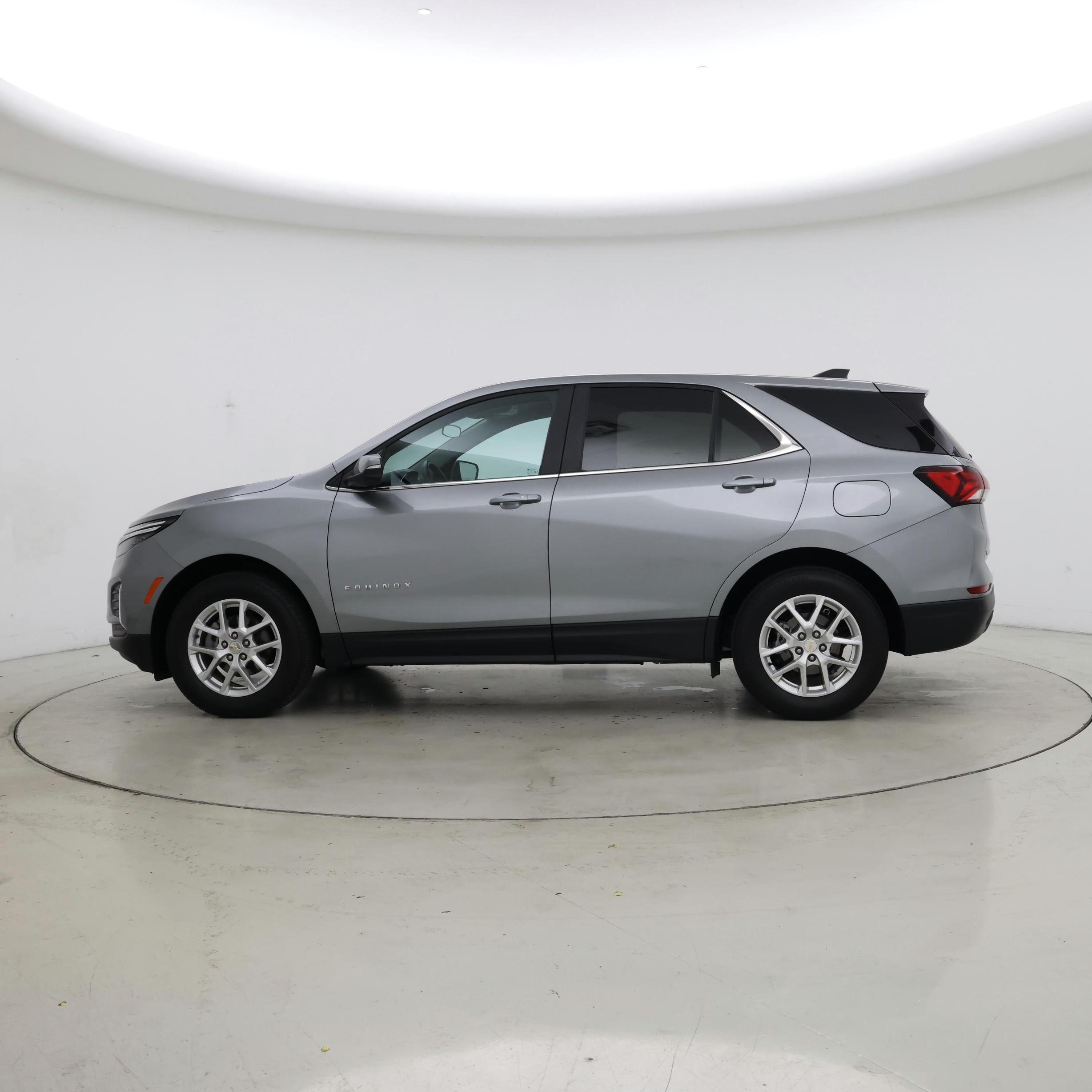 Thumbnail: 2023 Chevrolet Equinox - 3