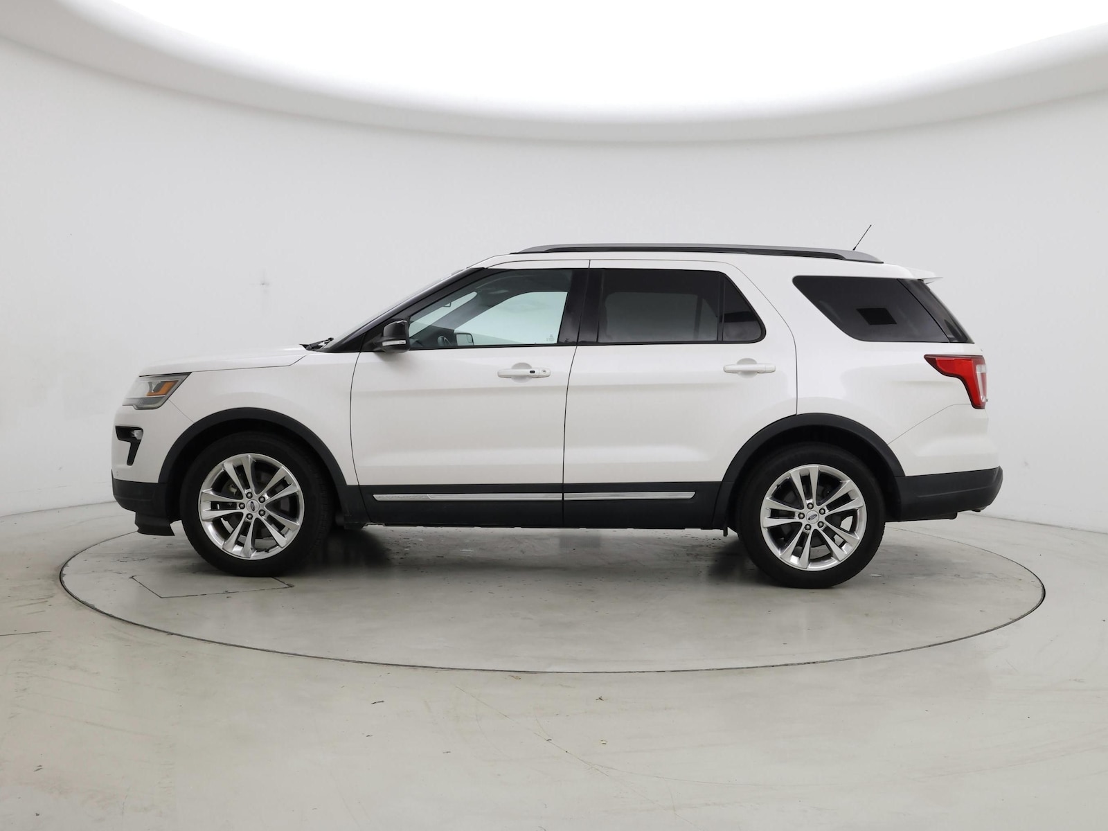 2018 Ford Explorer XLT - Photo 4