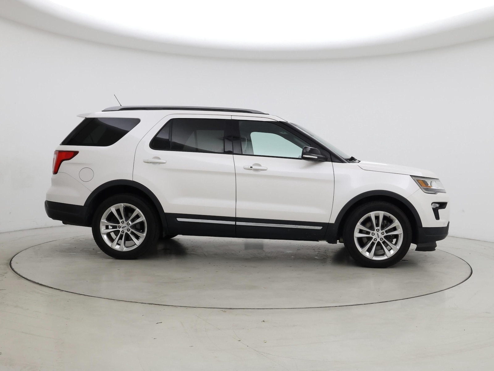 2018 Ford Explorer XLT - Photo 8