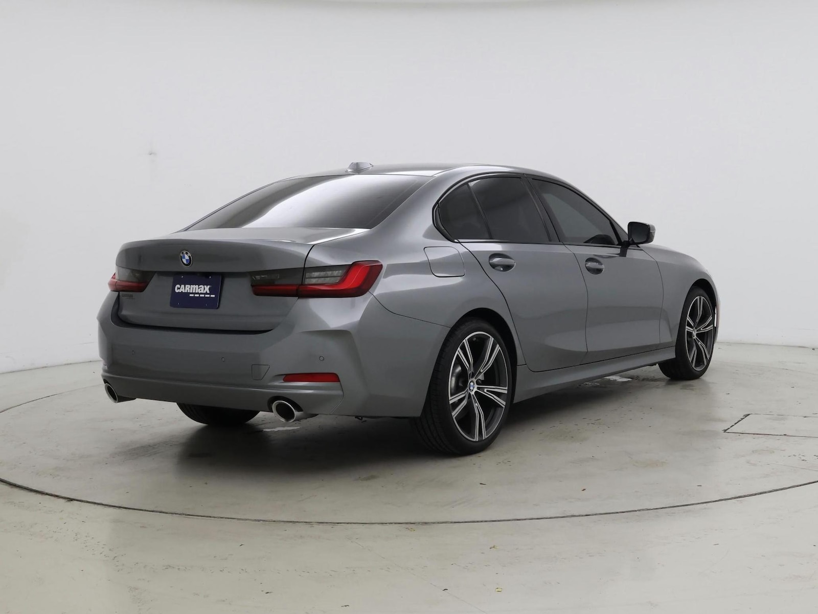 2023 BMW 3 Series 330i - Photo 9