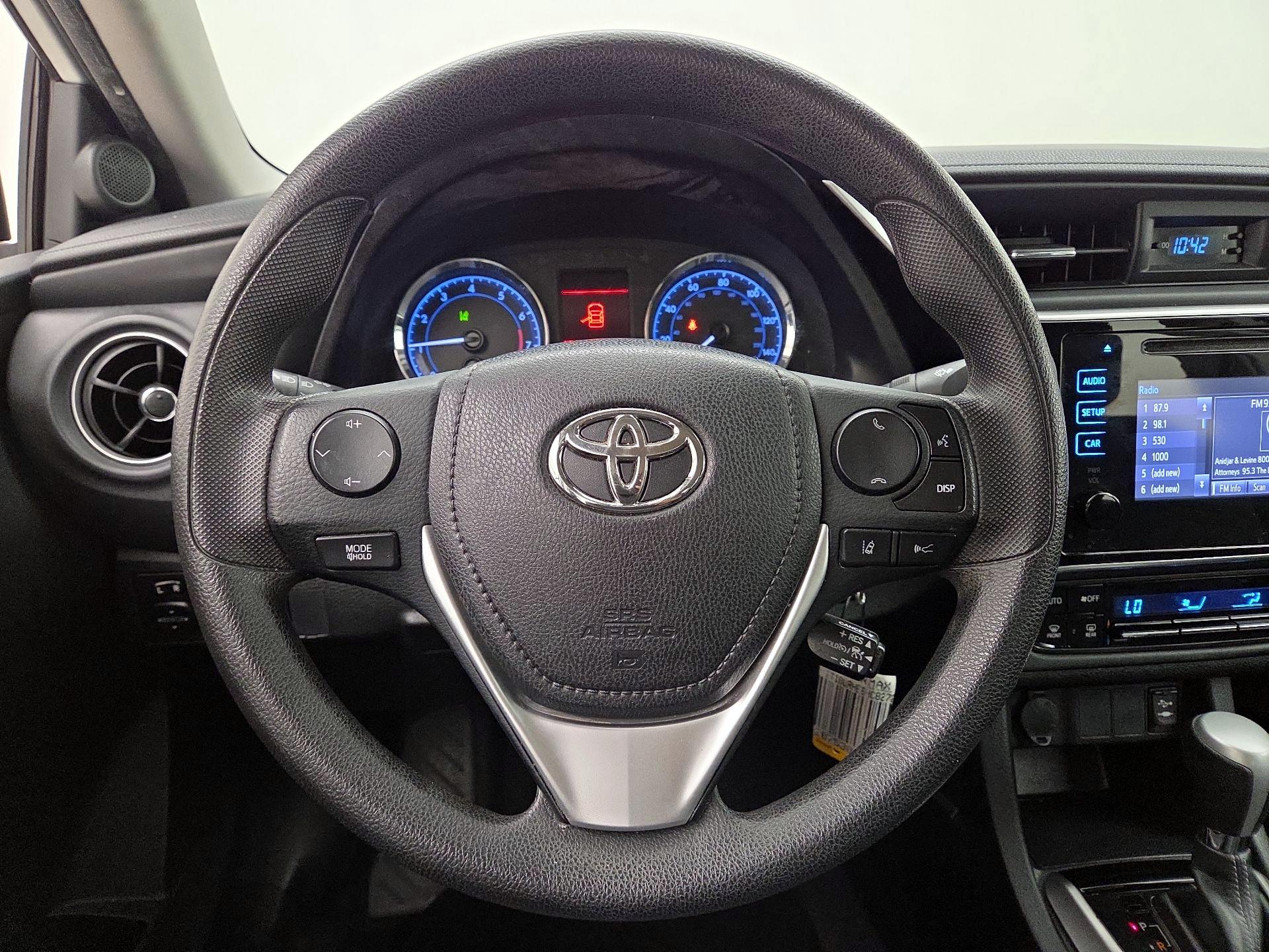 Thumbnail: 2017 Toyota Corolla - 10