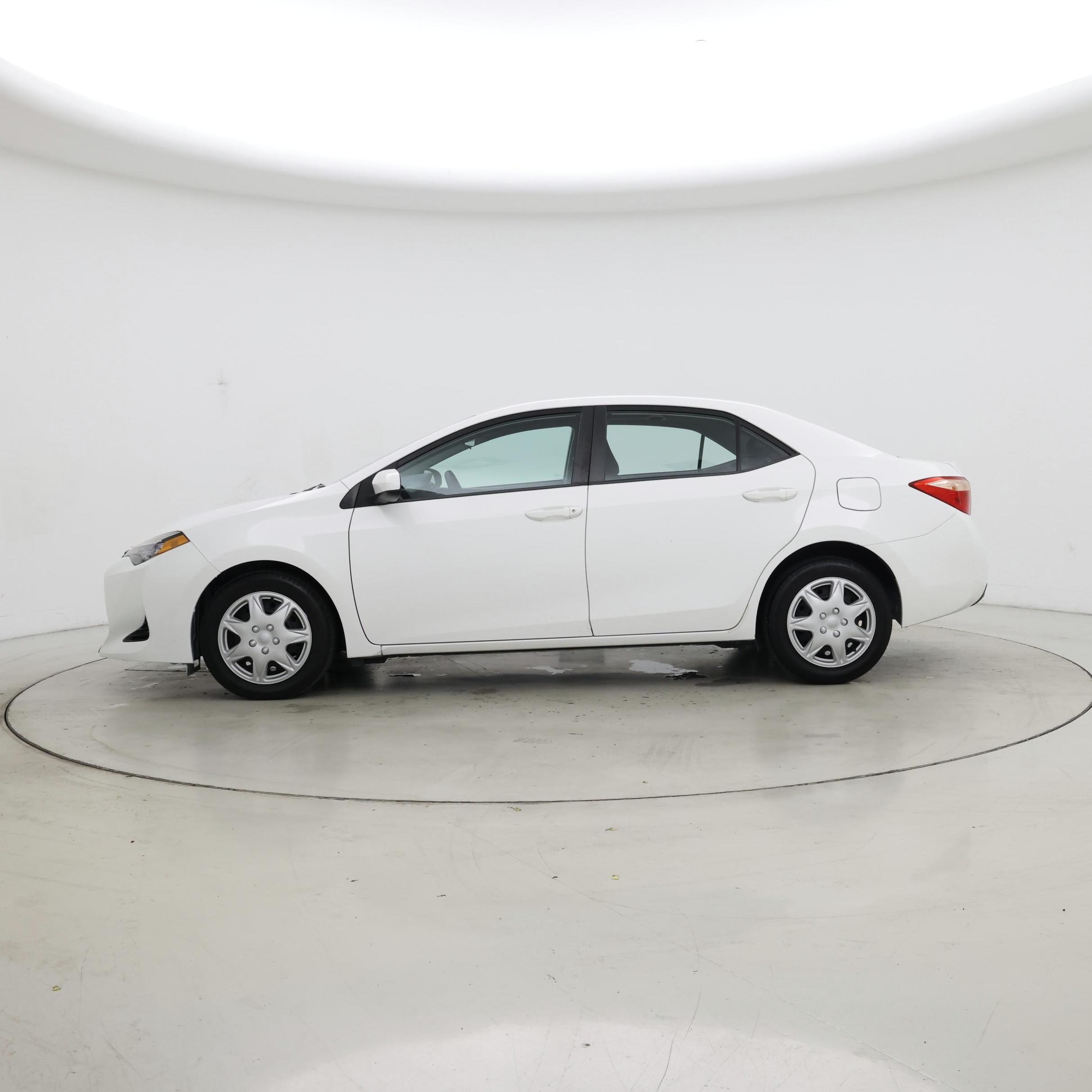 Thumbnail: 2017 Toyota Corolla - 3