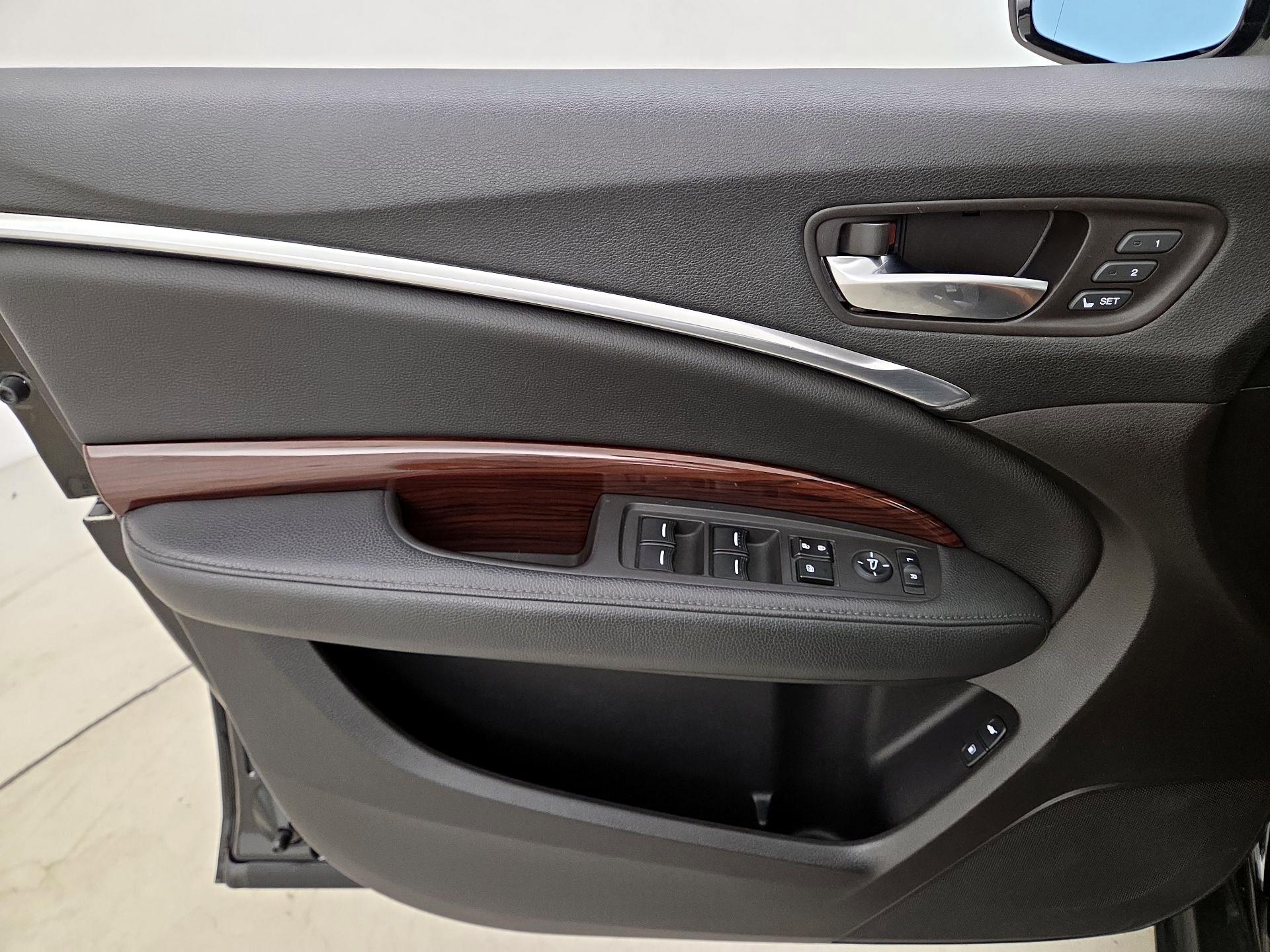 Thumbnail: 2016 Acura MDX - 12