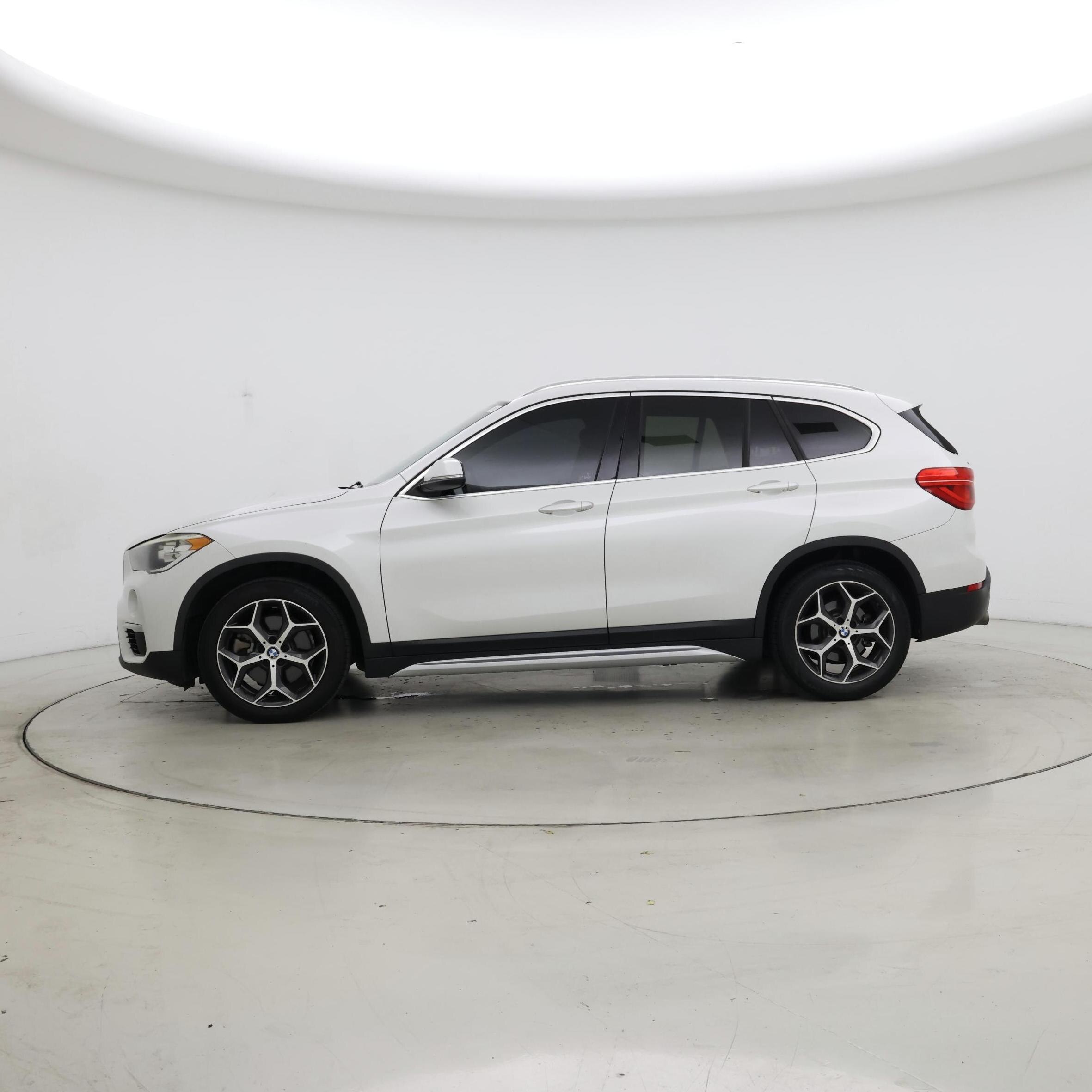 Thumbnail: 2018 BMW X1 - 3