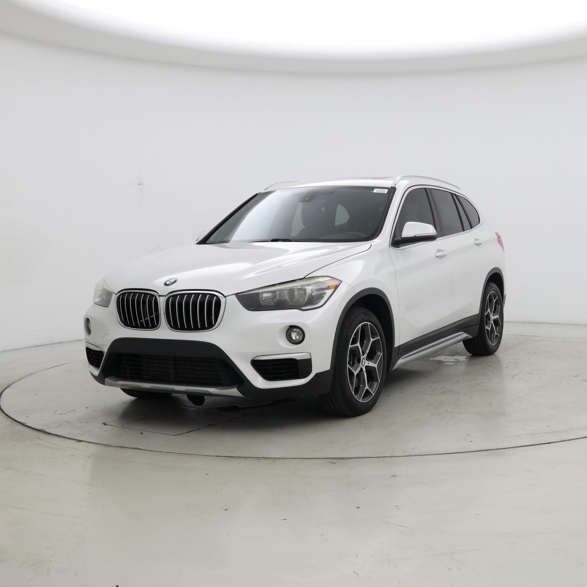 Thumbnail: 2018 BMW X1 - 4