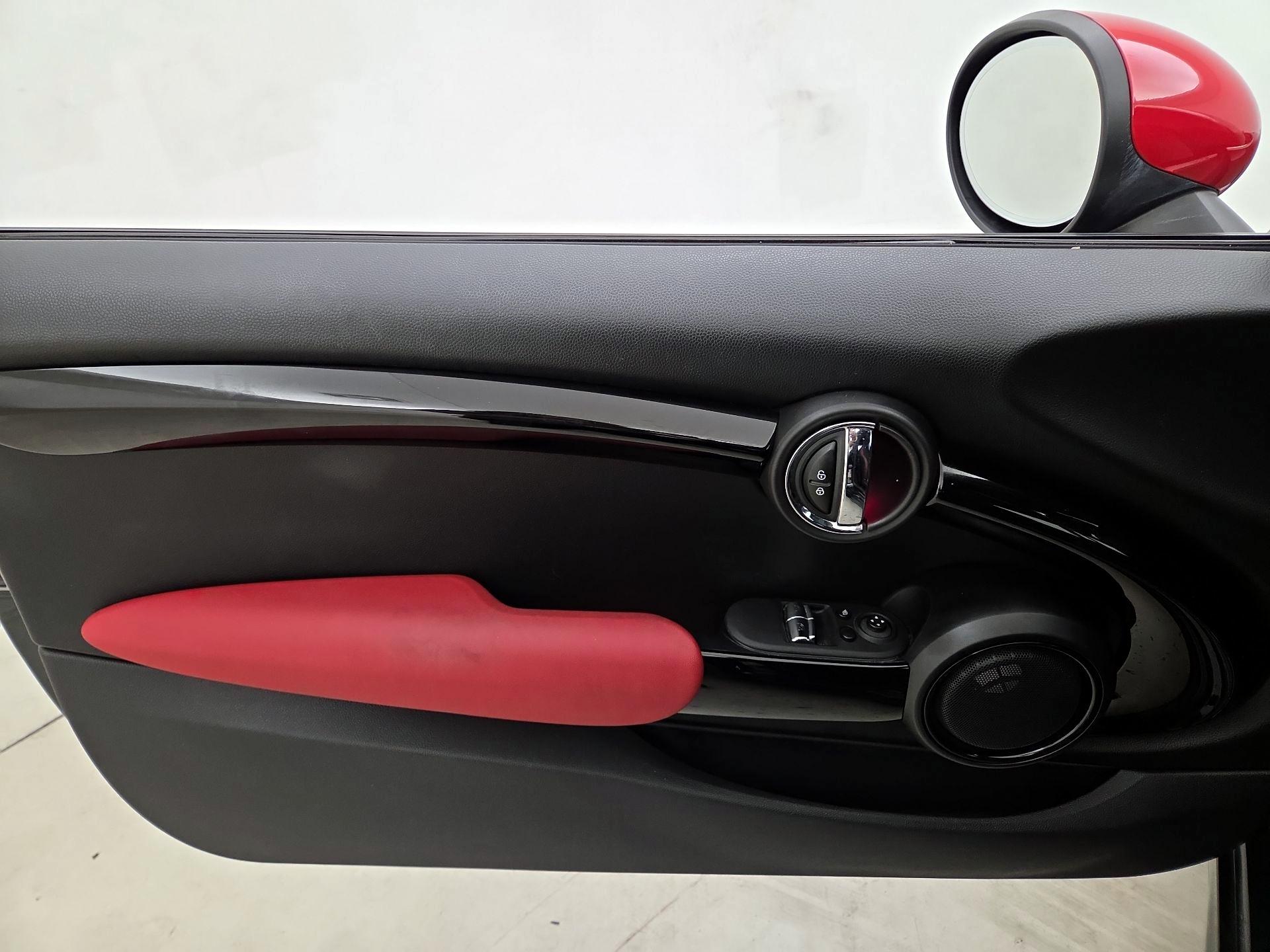Thumbnail: 2019 MINI Cooper Hardtop - 12