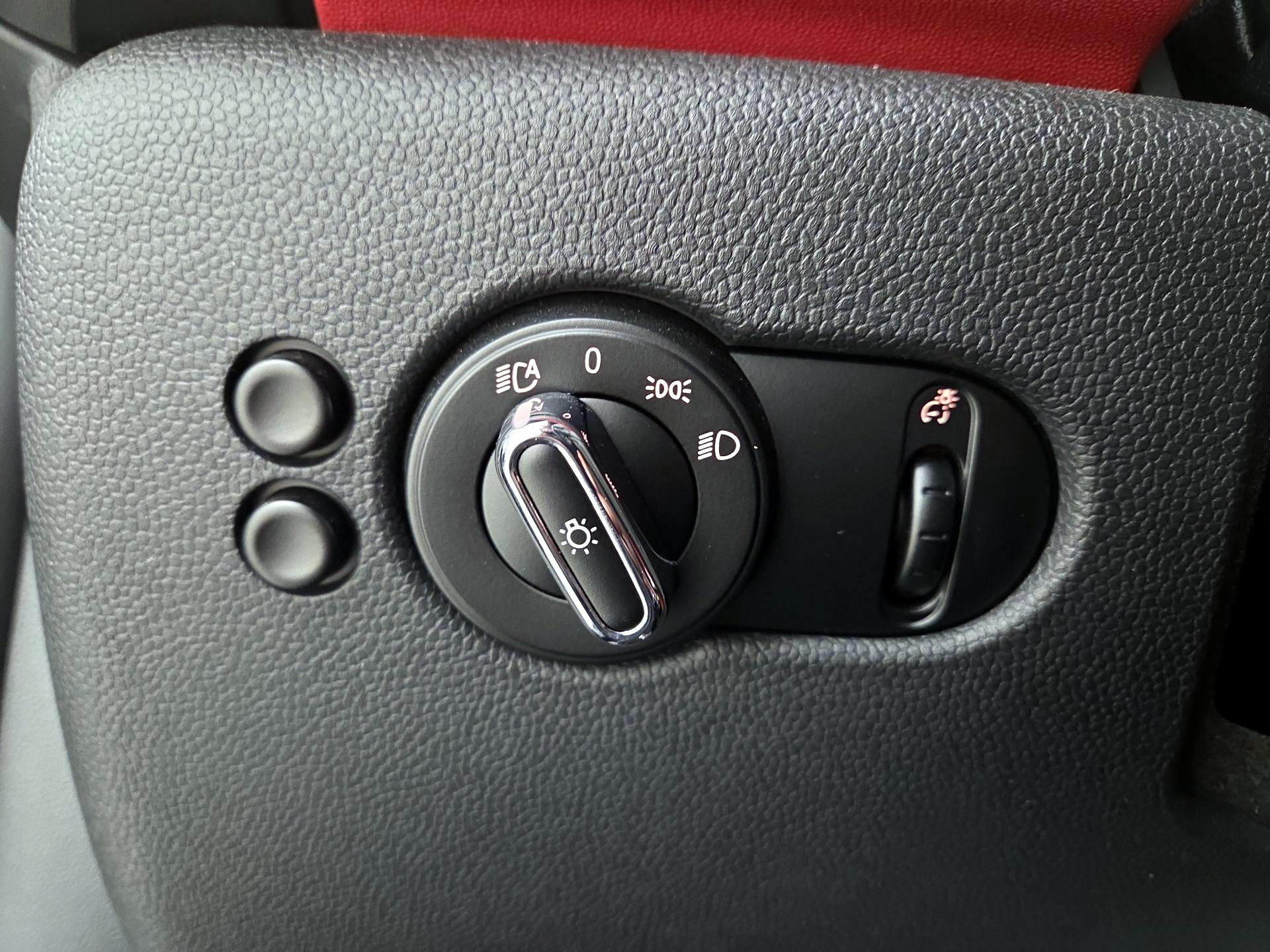 Thumbnail: 2019 MINI Cooper Hardtop - 13