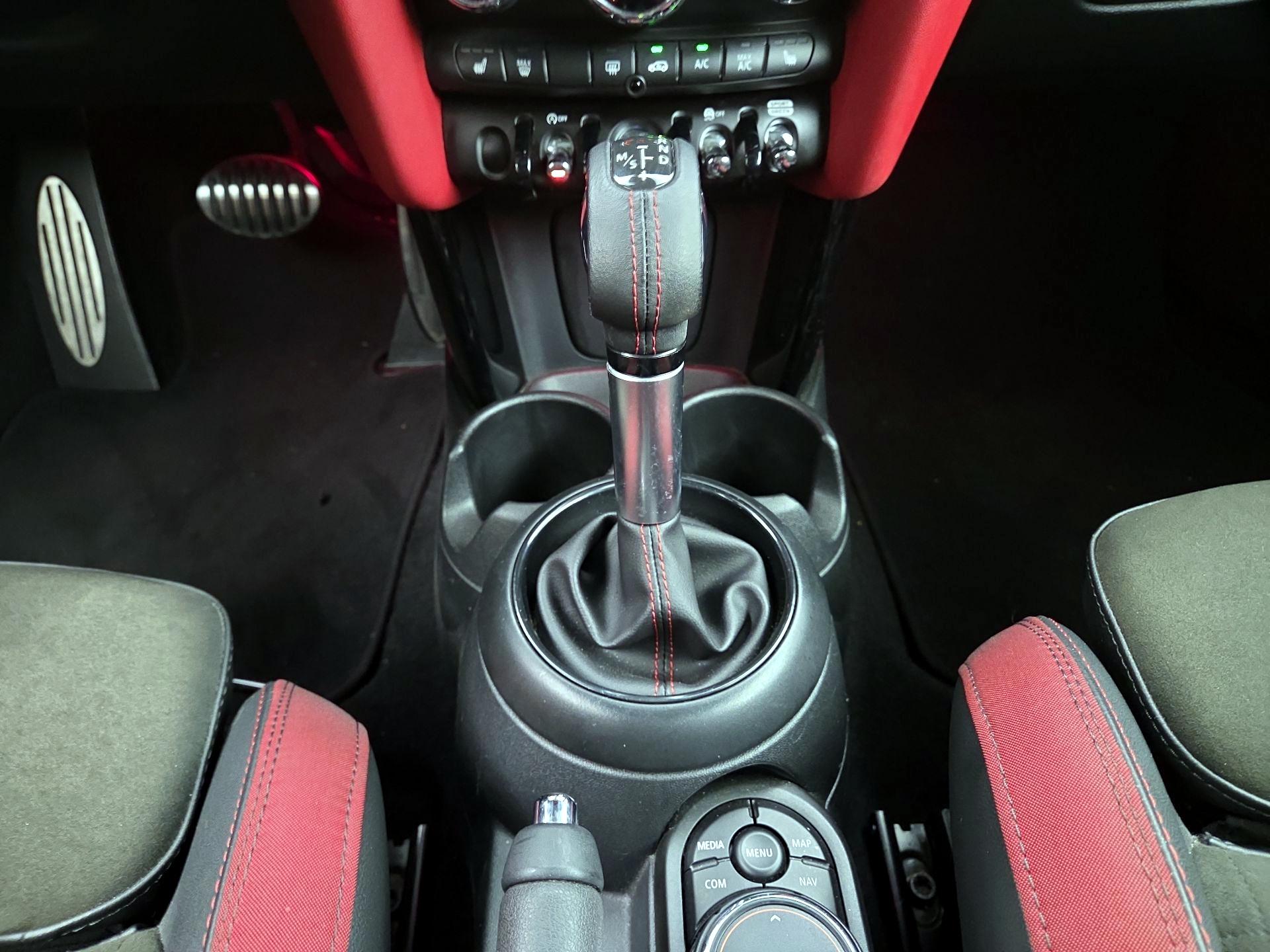Thumbnail: 2019 MINI Cooper Hardtop - 18