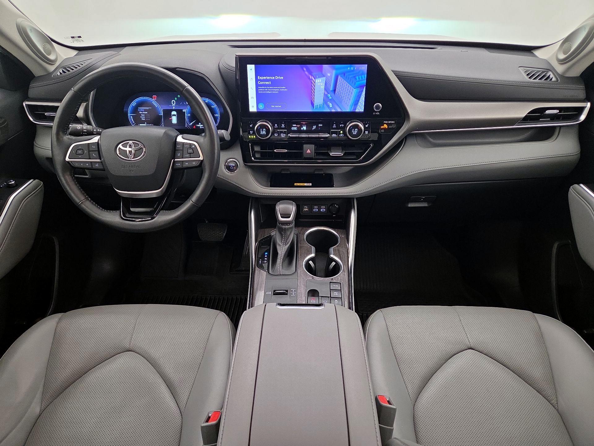 Thumbnail: 2023 Toyota Highlander - 9