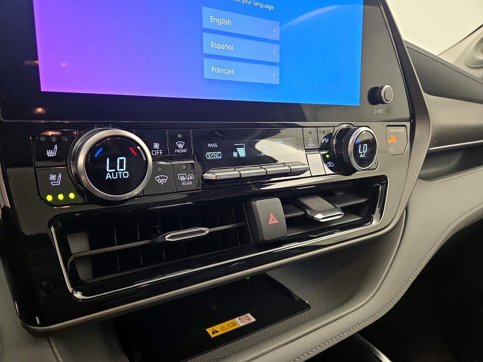 Thumbnail: 2023 Toyota Highlander - 16