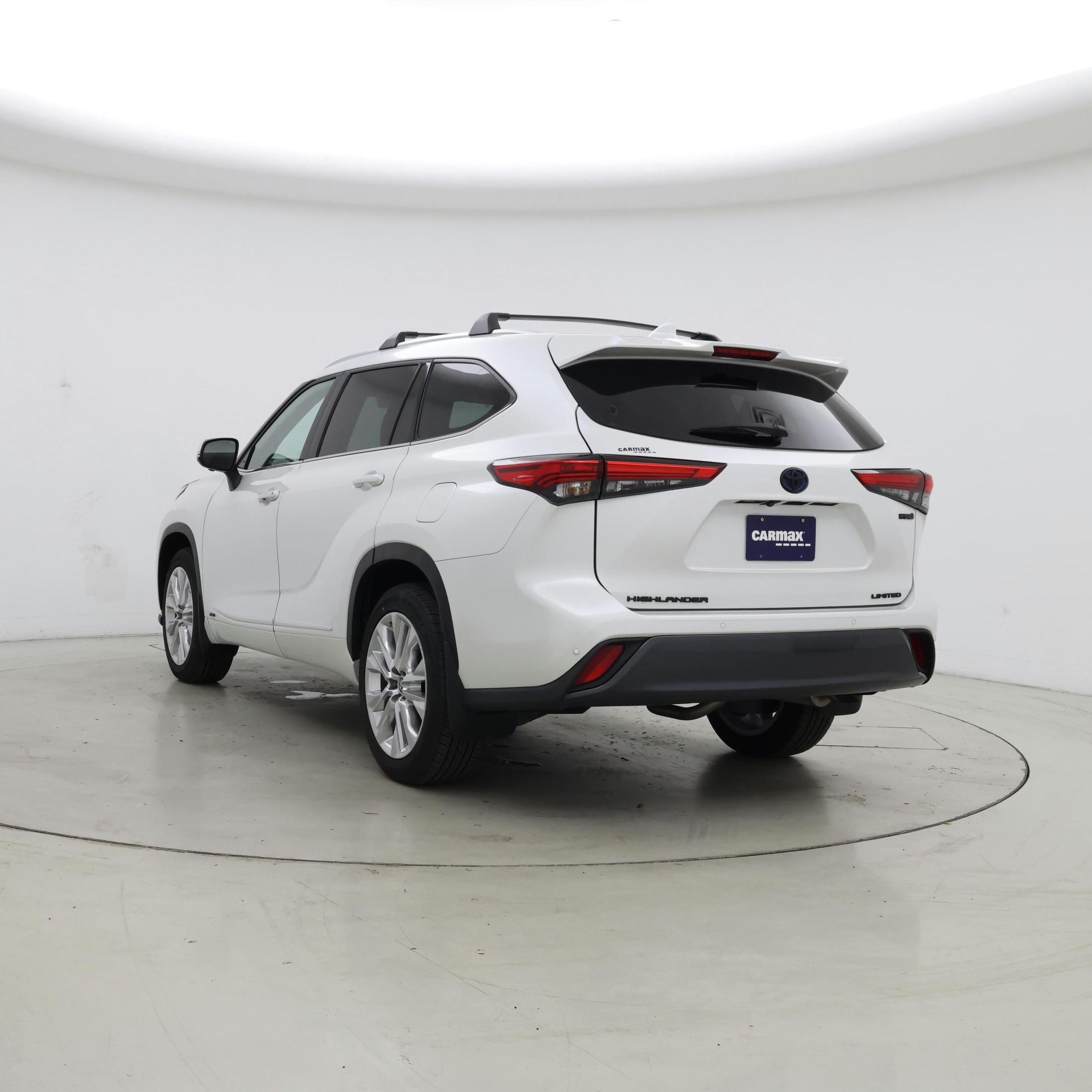 Thumbnail: 2023 Toyota Highlander - 2
