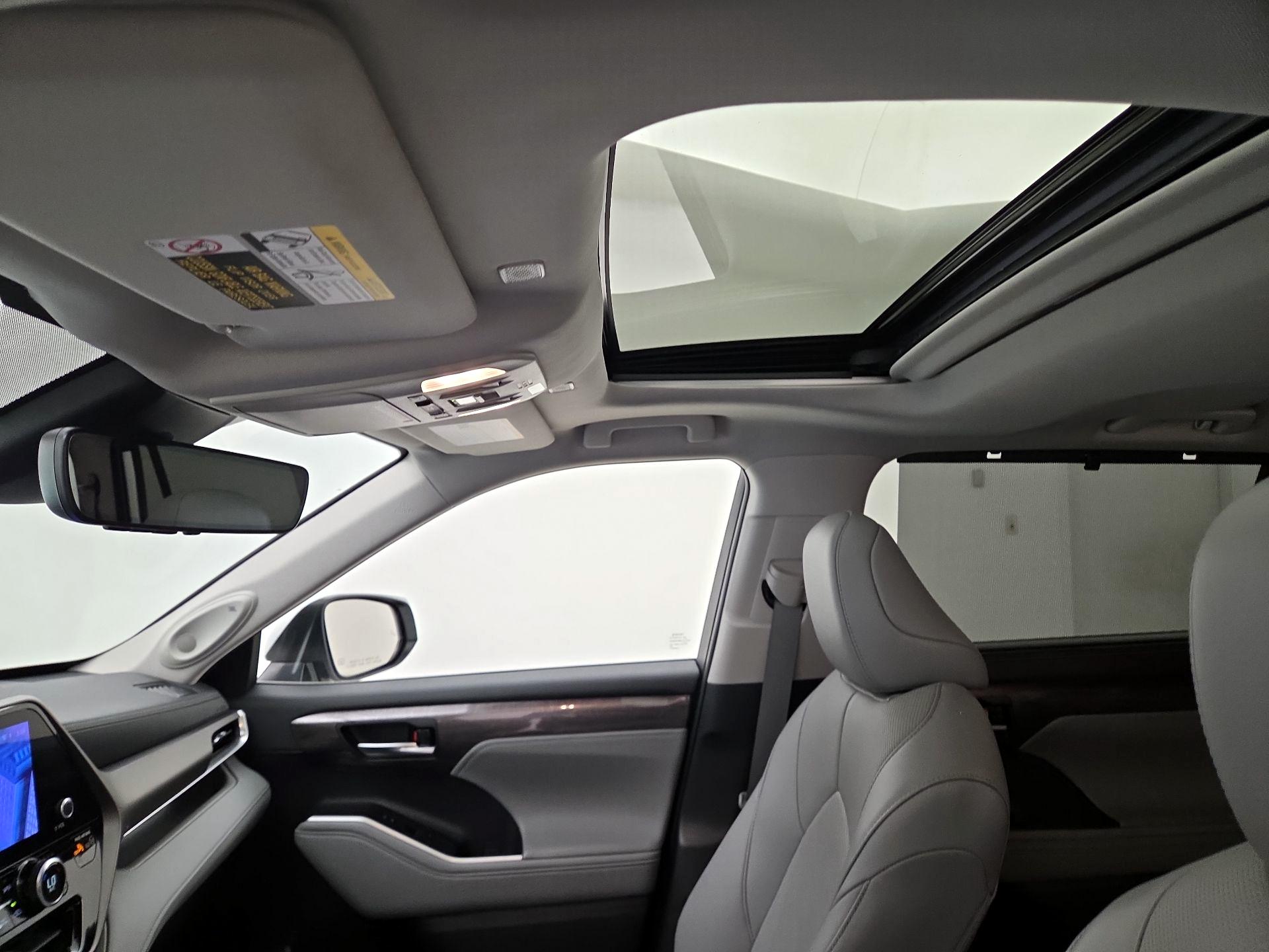 Thumbnail: 2023 Toyota Highlander - 19