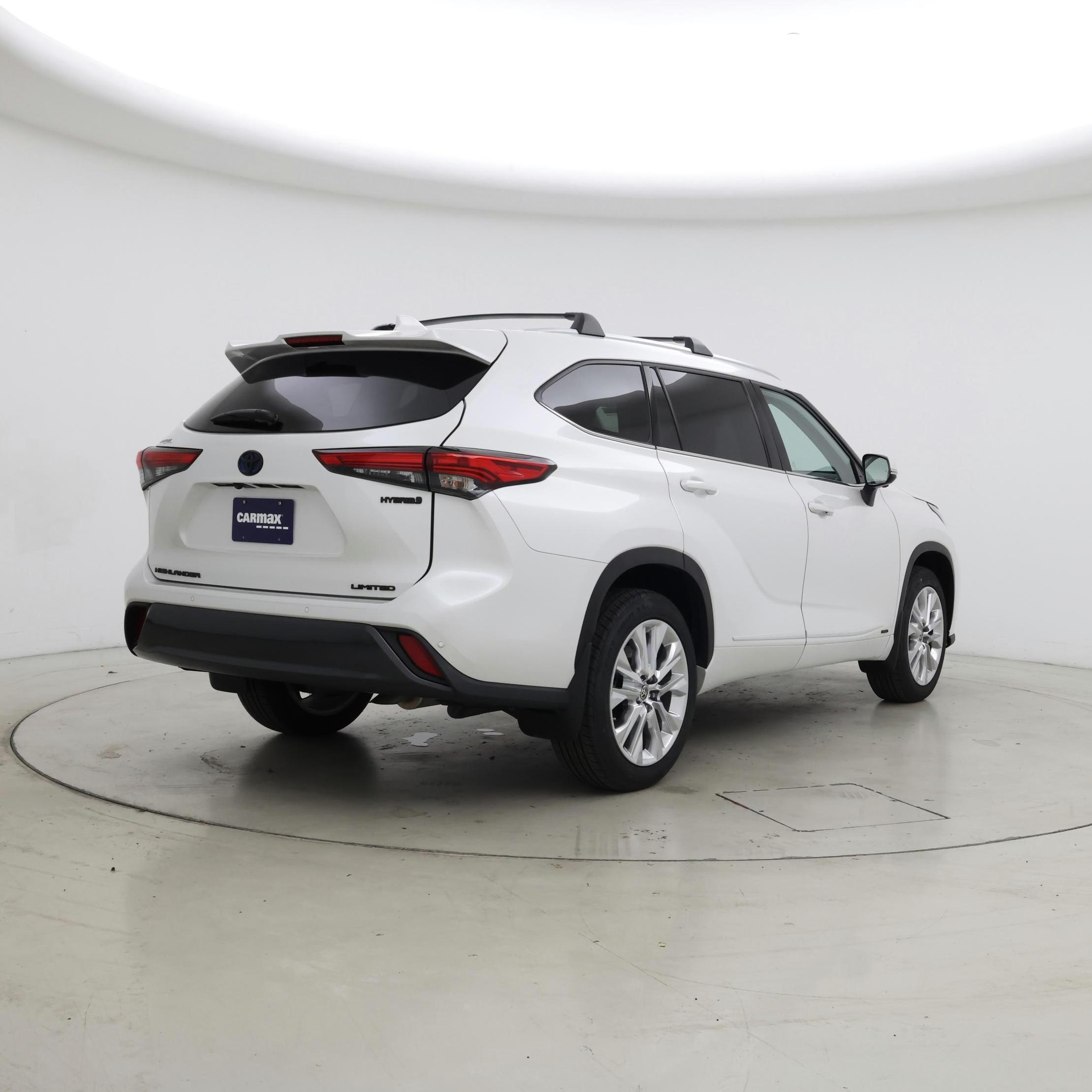 Thumbnail: 2023 Toyota Highlander - 8