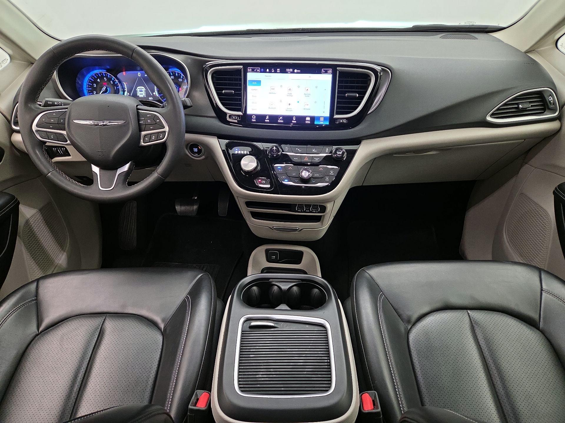 Thumbnail: 2023 Chrysler Pacifica - 9