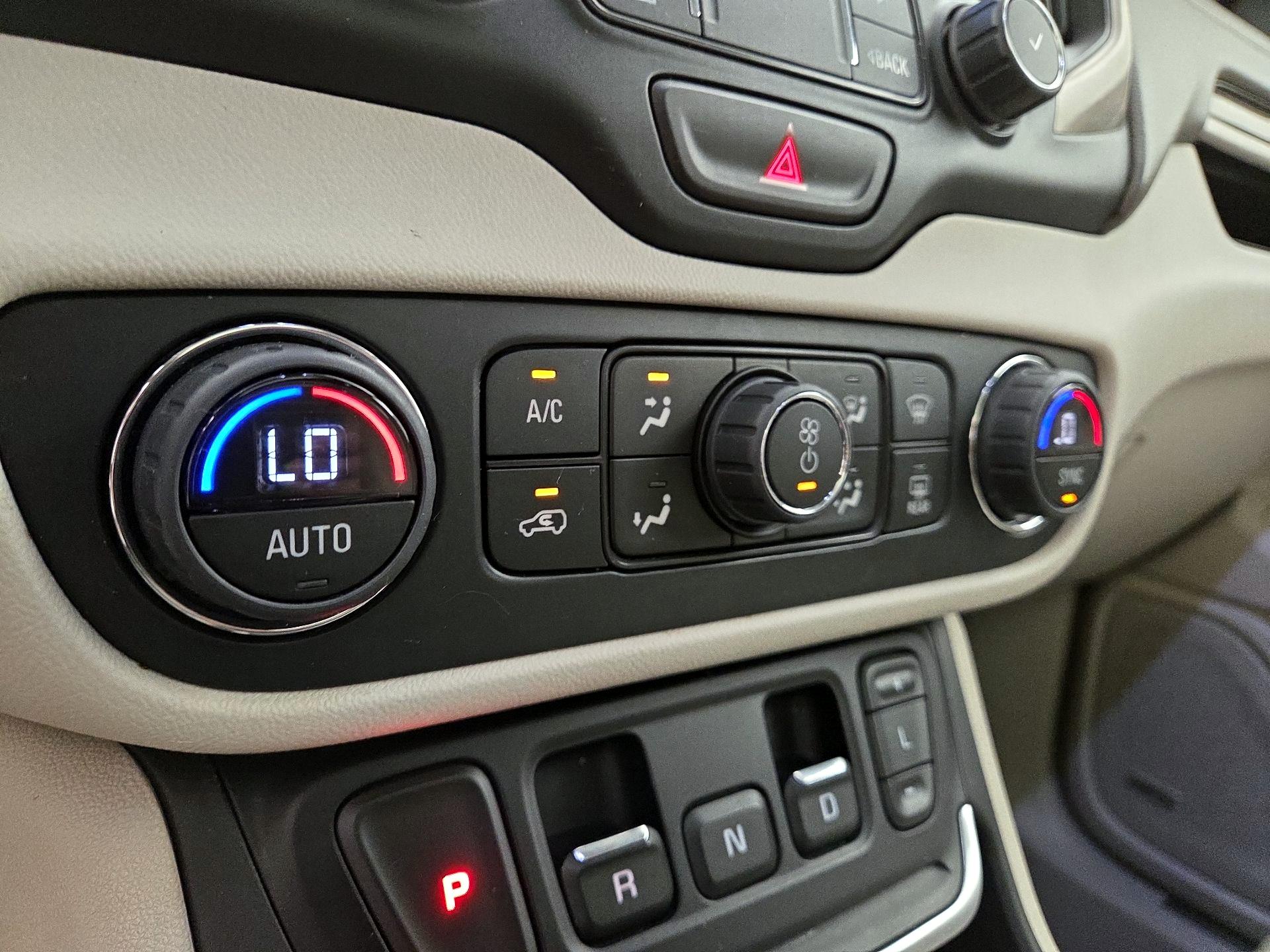 Thumbnail: 2019 GMC Terrain - 17