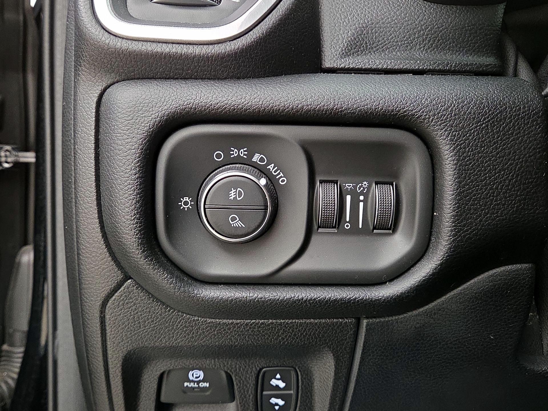 Thumbnail: 2021 RAM 1500 - 13