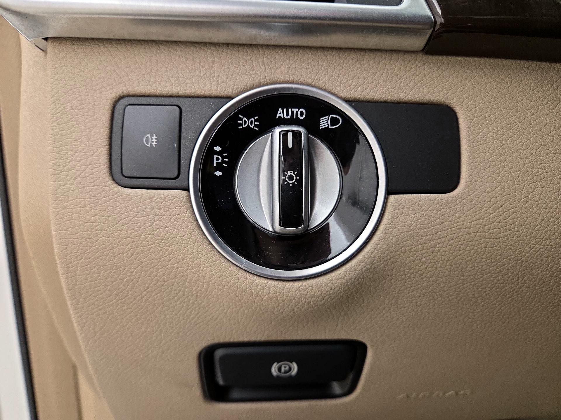 Thumbnail: 2015 Mercedes-Benz M-Class - 13