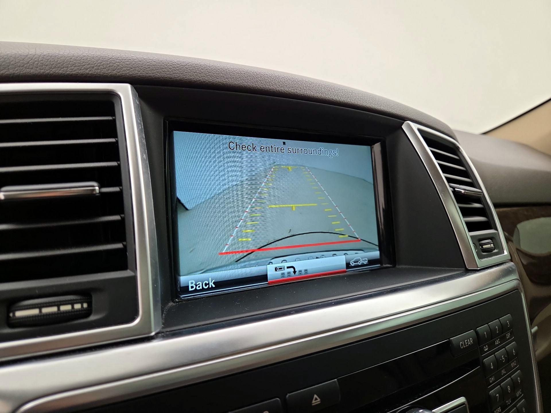 Thumbnail: 2015 Mercedes-Benz M-Class - 15