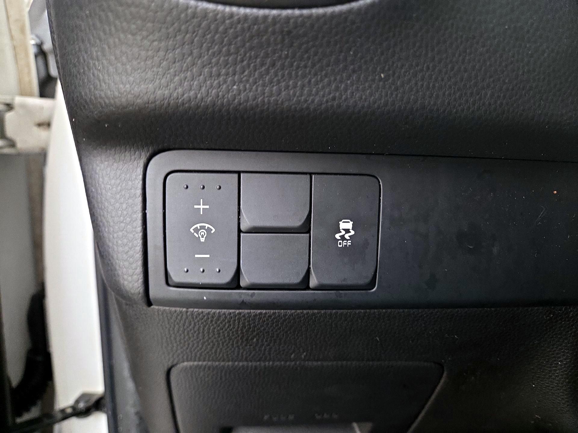 Thumbnail: 2015 Kia Soul - 13
