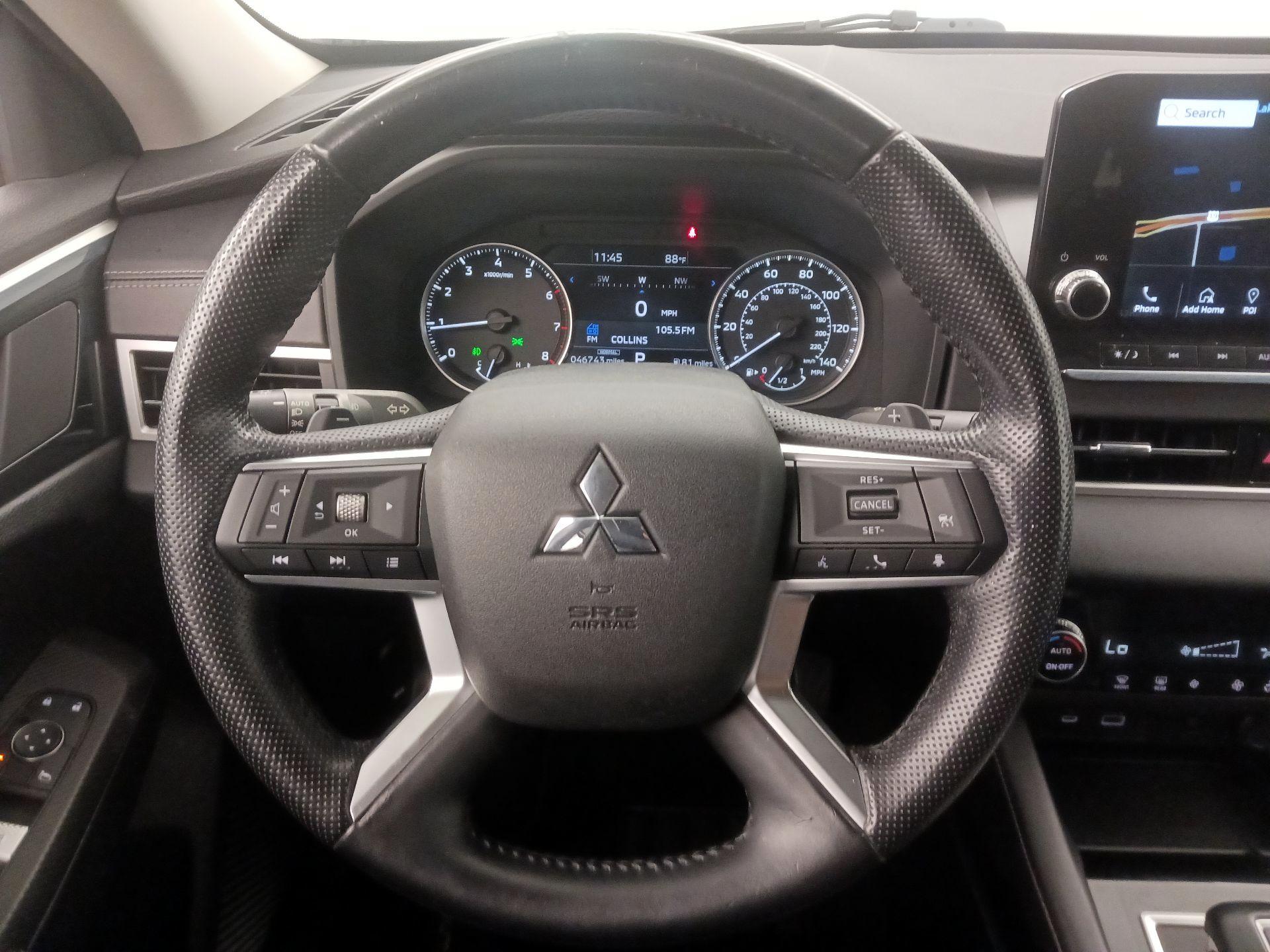 Thumbnail: 2022 Mitsubishi Outlander - 10