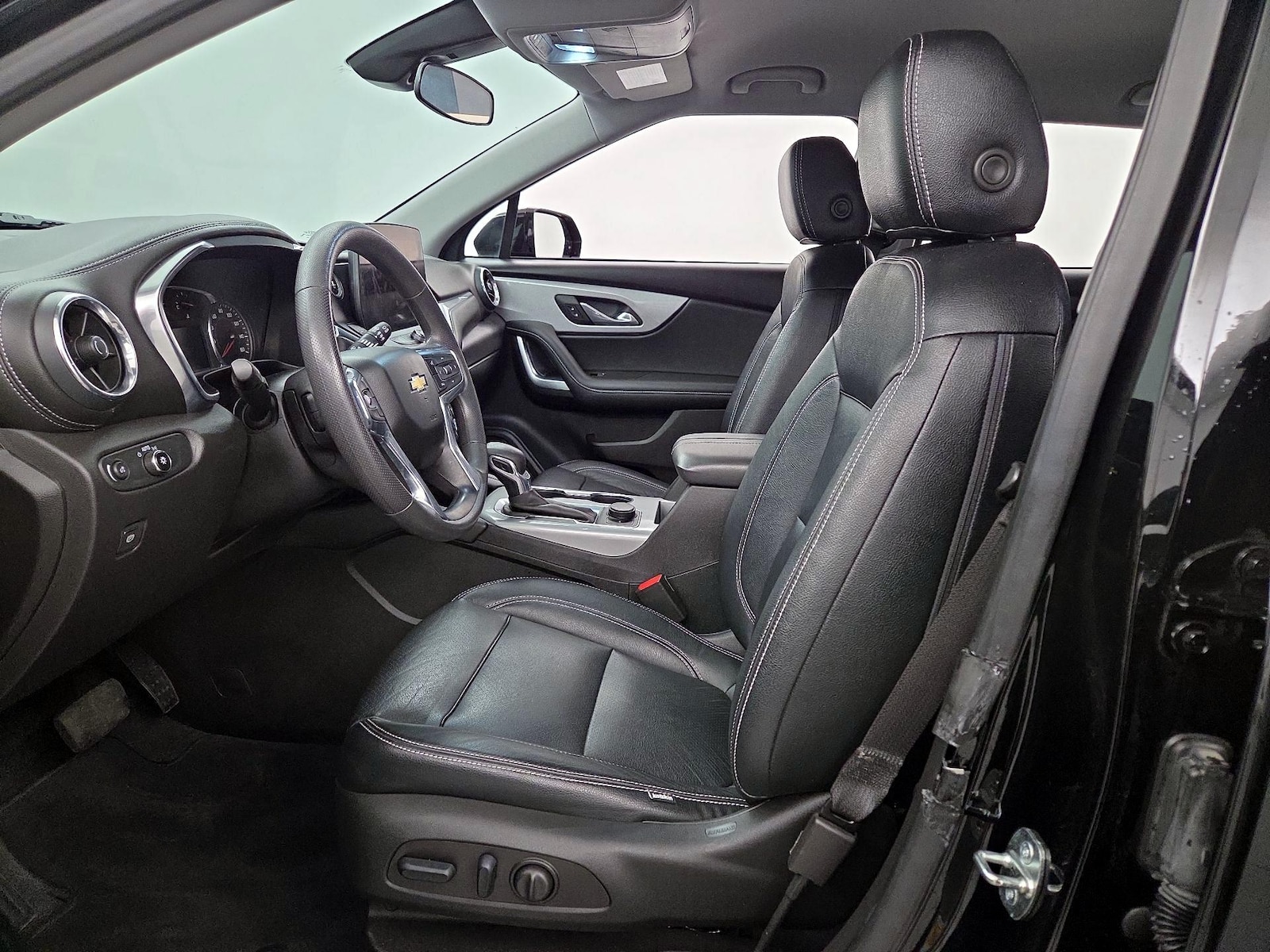 Power Seat(s) & Leather Seats