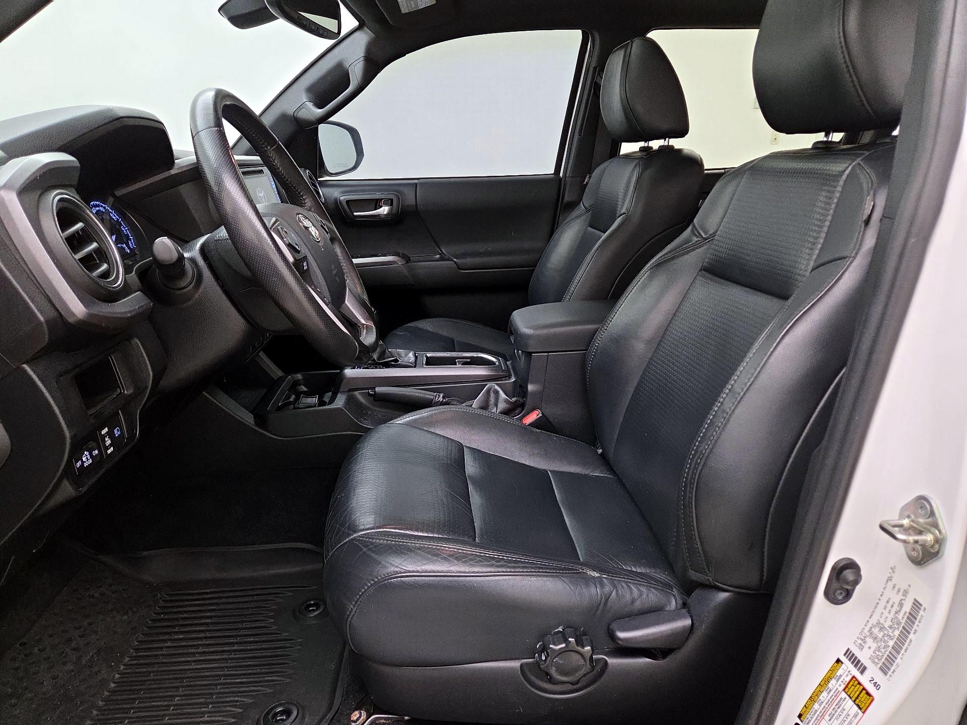 Thumbnail: 2019 Toyota Tacoma - 11