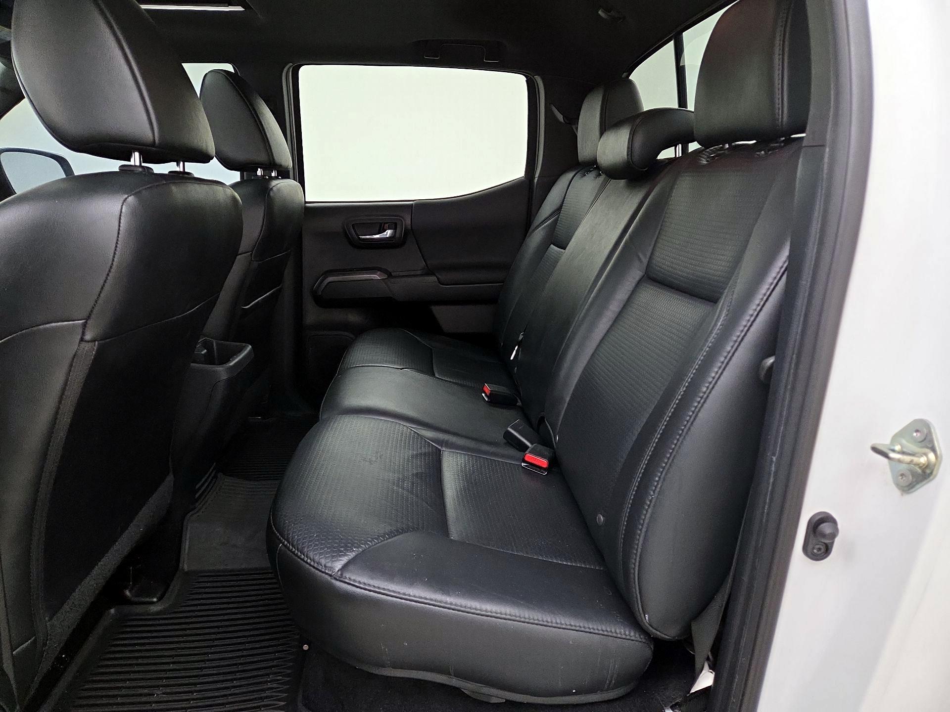 Thumbnail: 2019 Toyota Tacoma - 20