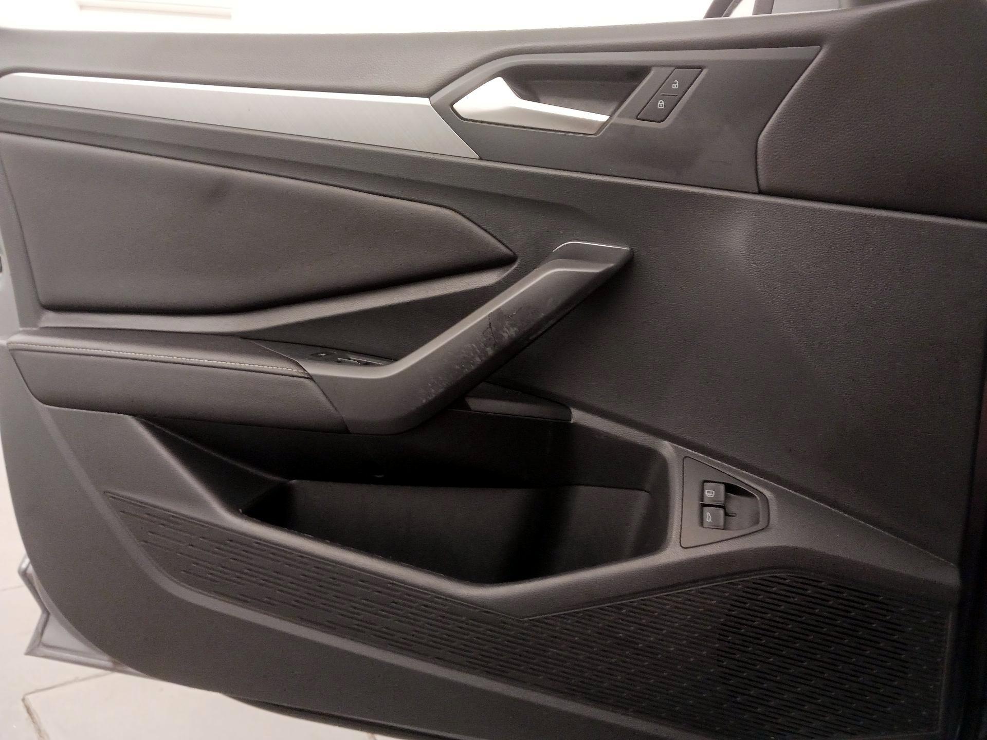 Thumbnail: 2023 Volkswagen Jetta - 12
