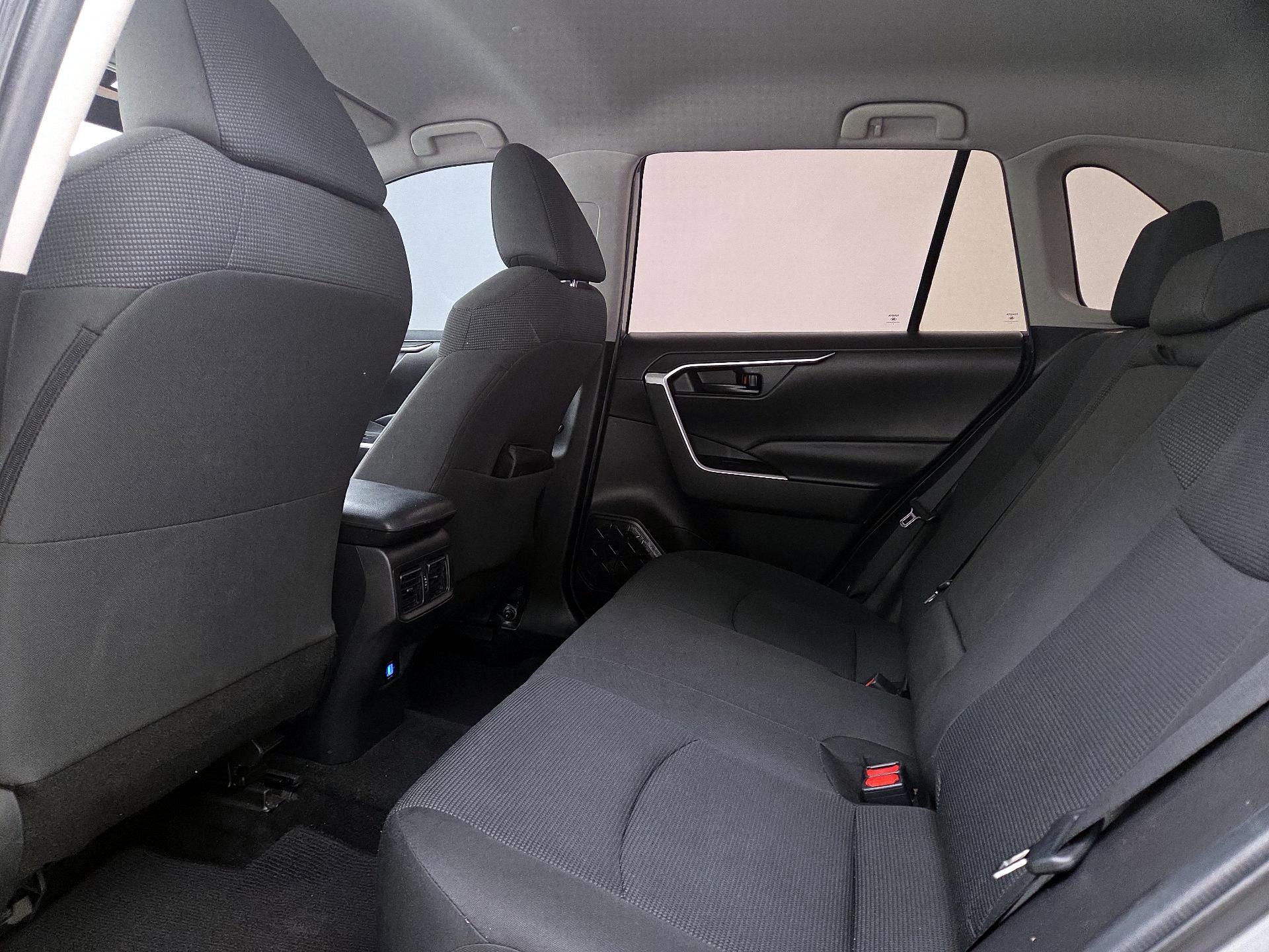 Thumbnail: 2022 Toyota RAV4 - 19