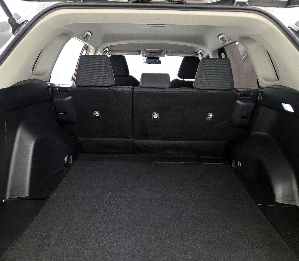 Trunk/Cargo (Seats Up)