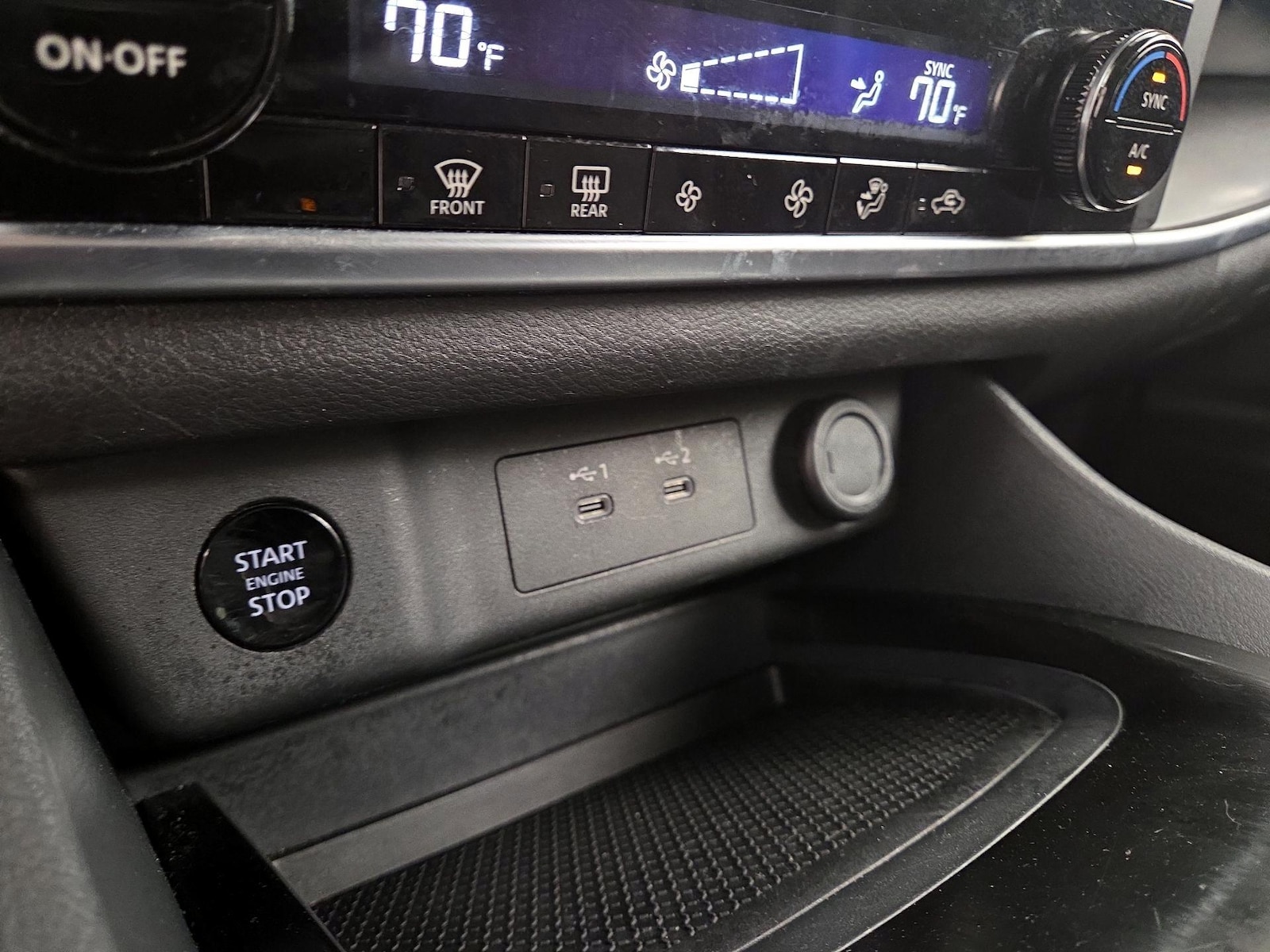 2025 Nissan Rogue SV - Photo 19