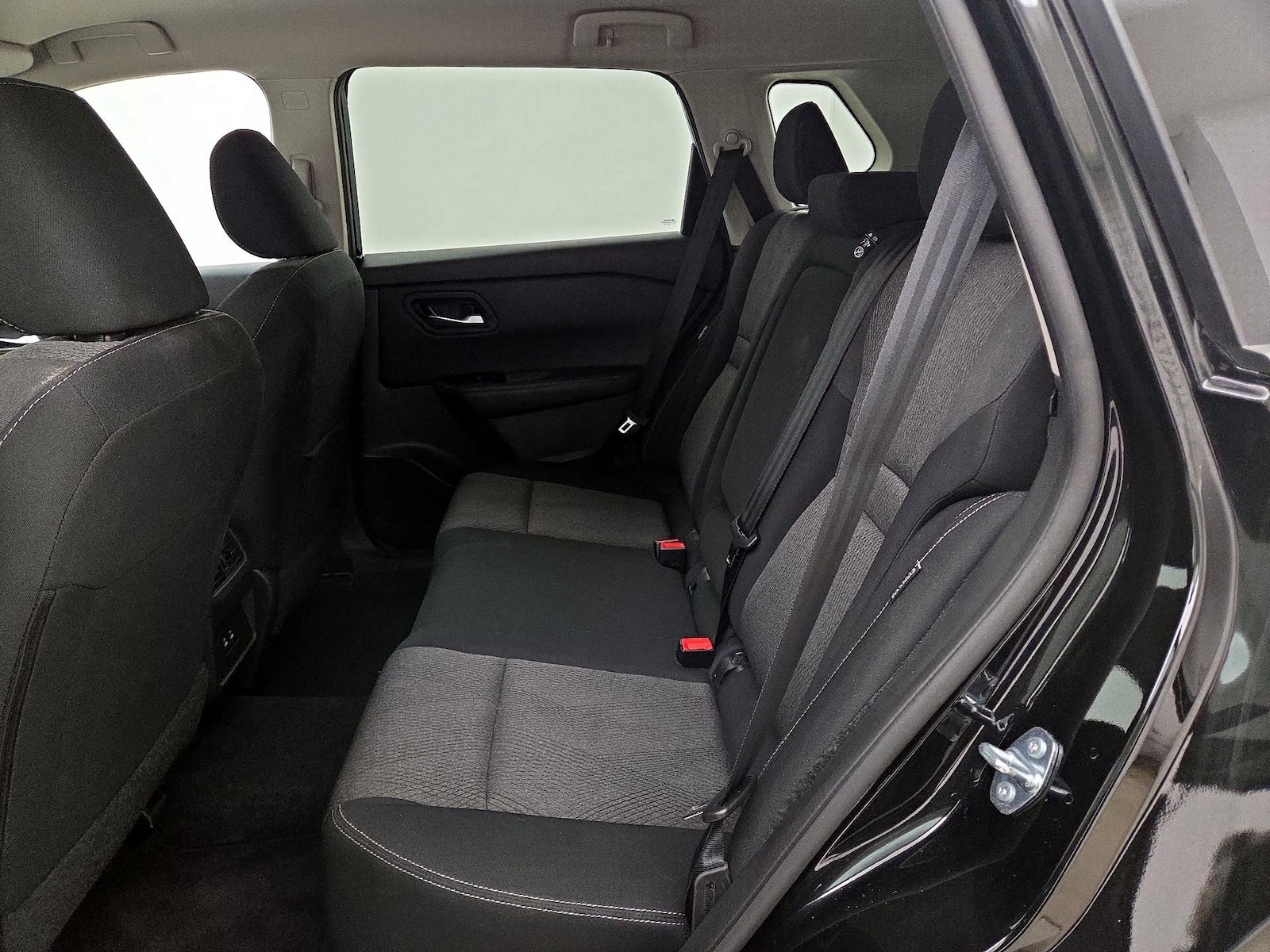 2025 Nissan Rogue SV - Photo 20