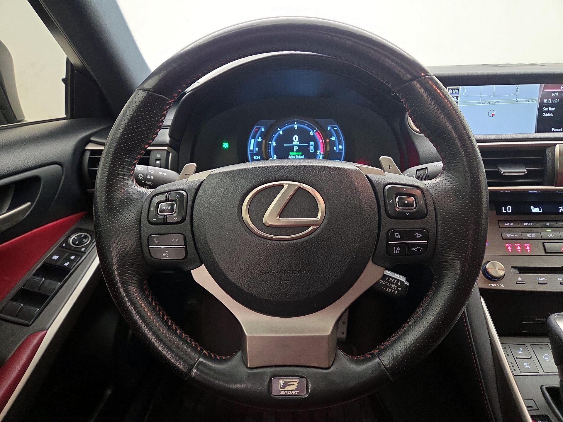 Thumbnail: 2019 Lexus IS - 10