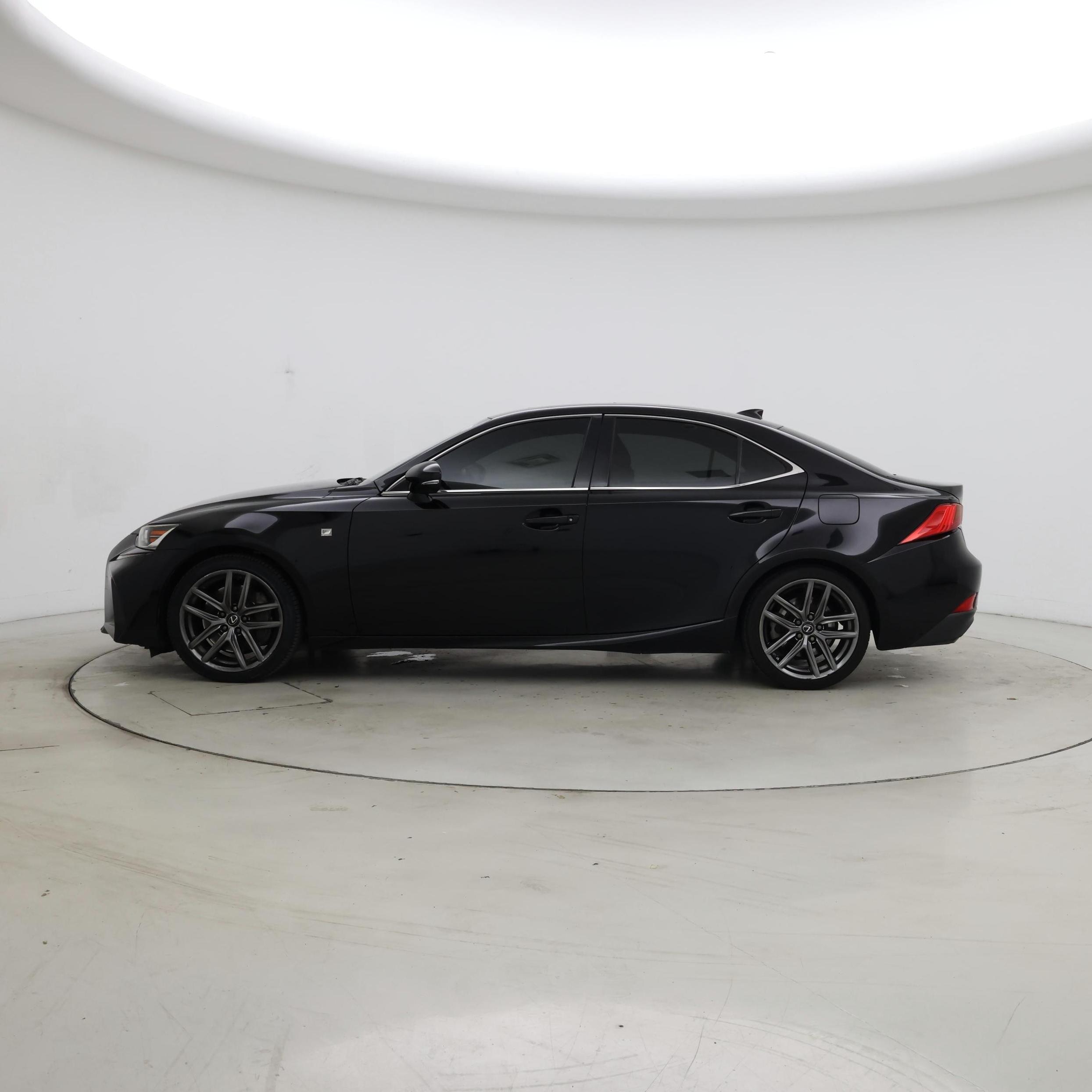 Thumbnail: 2019 Lexus IS - 3